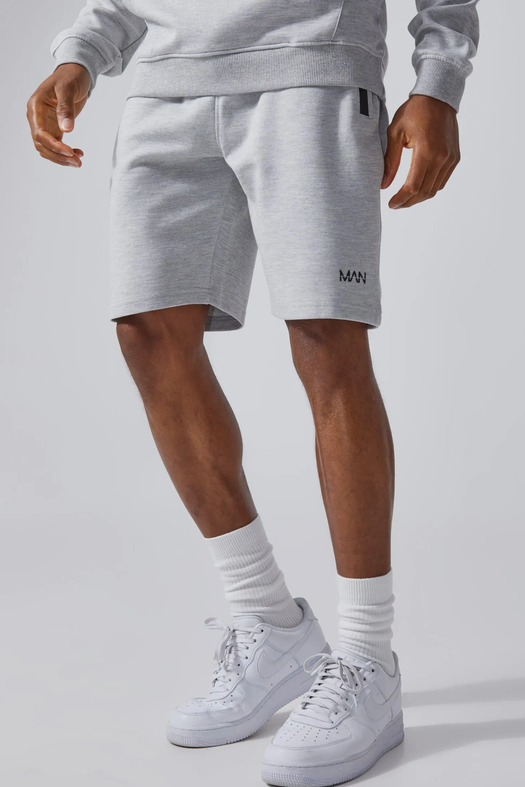 Man Active Regular Fit 5inch Fleece Shorts | BoohooMAN UK