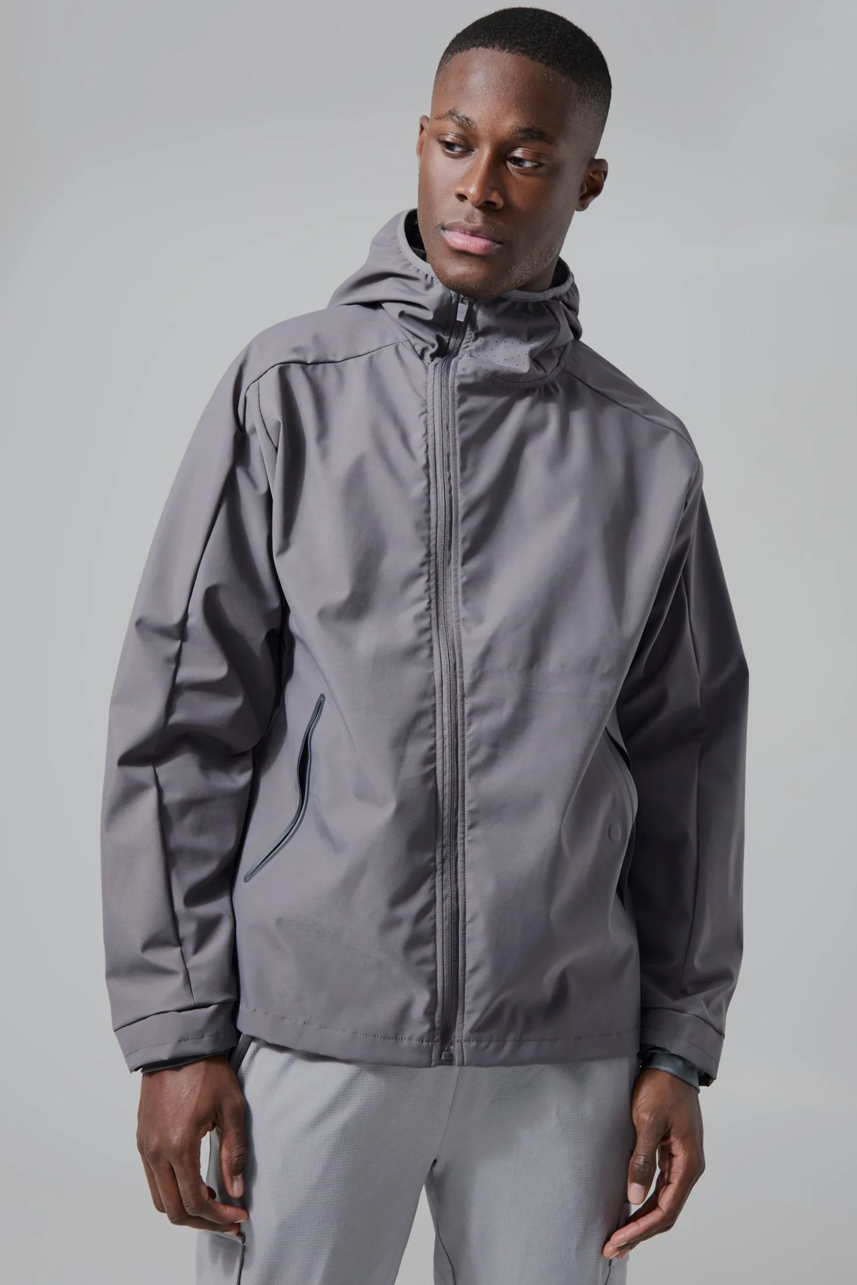Man Active Regular Fit Trail Windbreaker | BoohooMAN UK