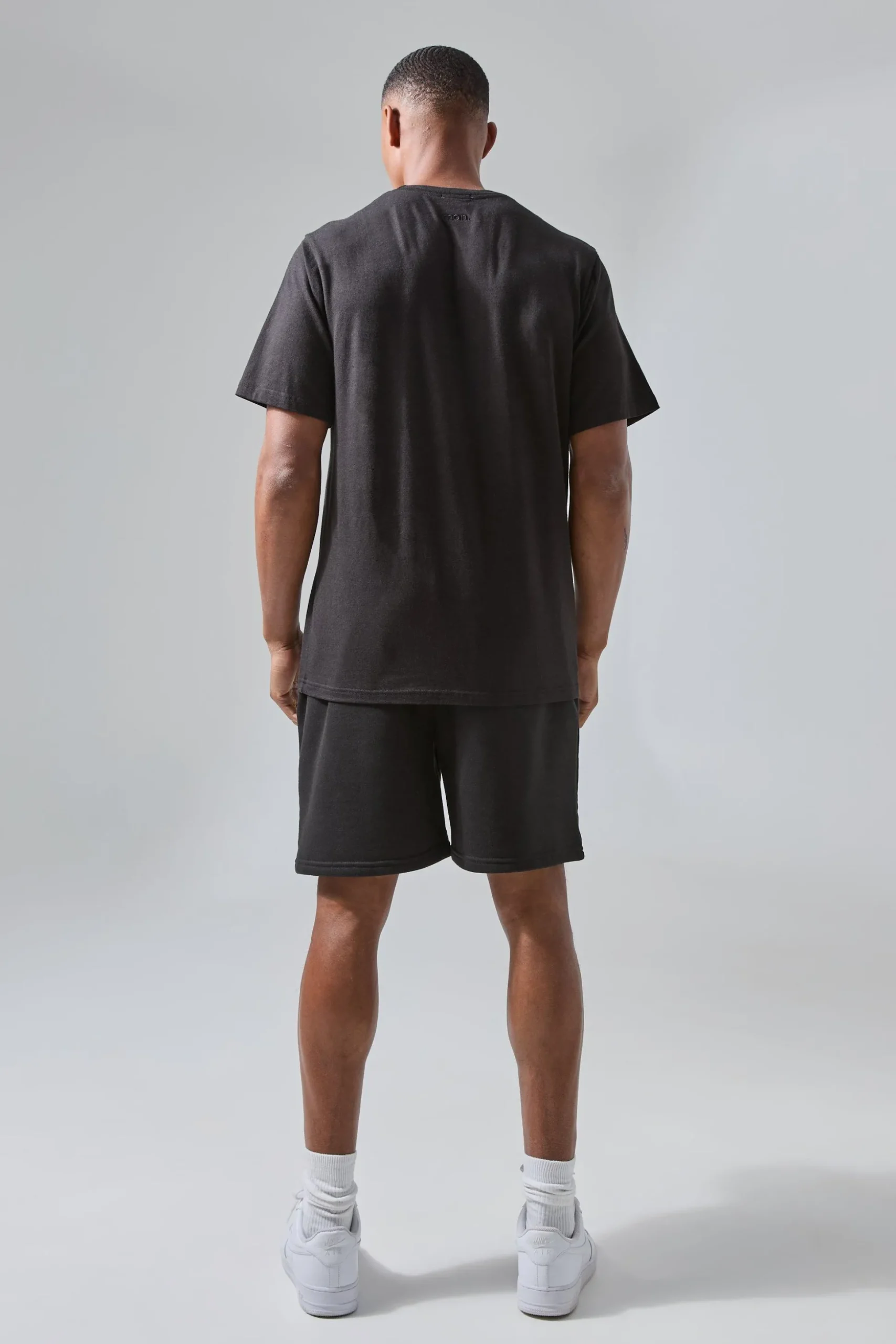 Man Active Rest Day Drop Shoulder Reg Fit T-shirt | BoohooMAN UK