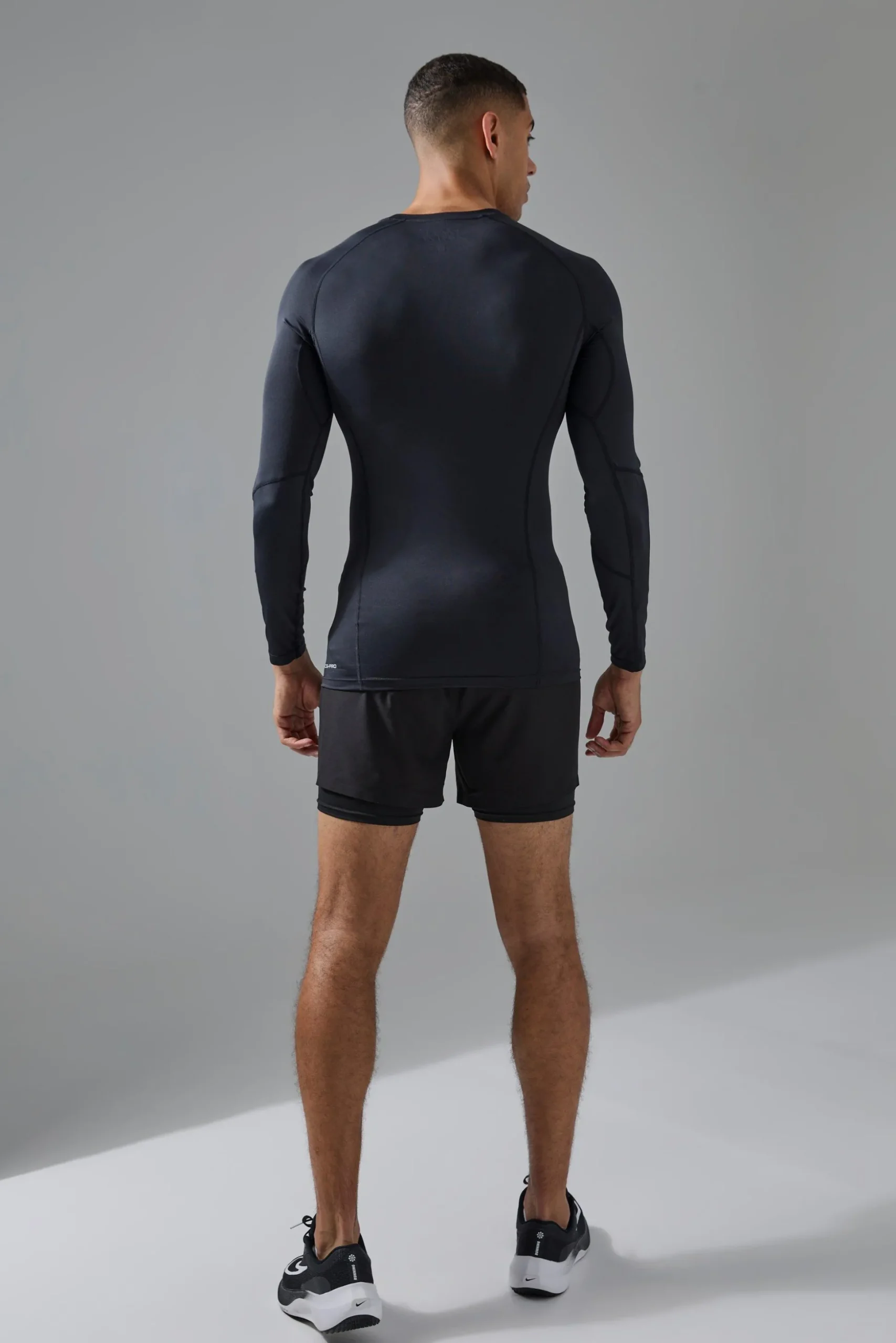 Man Active Stretch Woven 5inch 2in1 Short | BoohooMAN UK