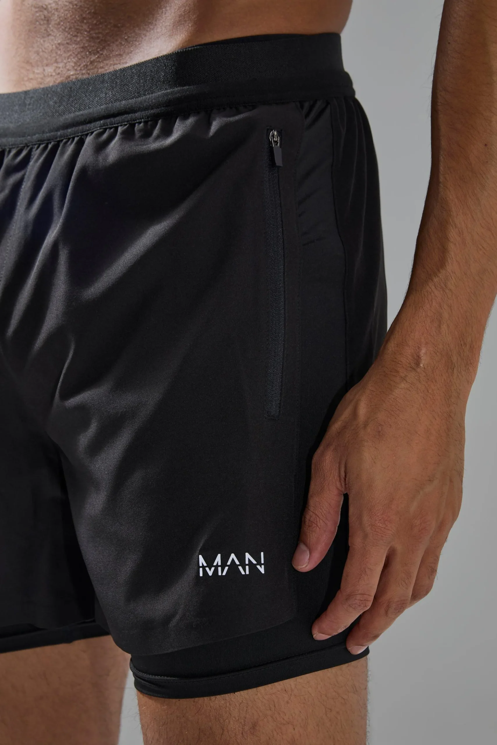 Man Active Stretch Woven 5inch 2in1 Short | BoohooMAN UK