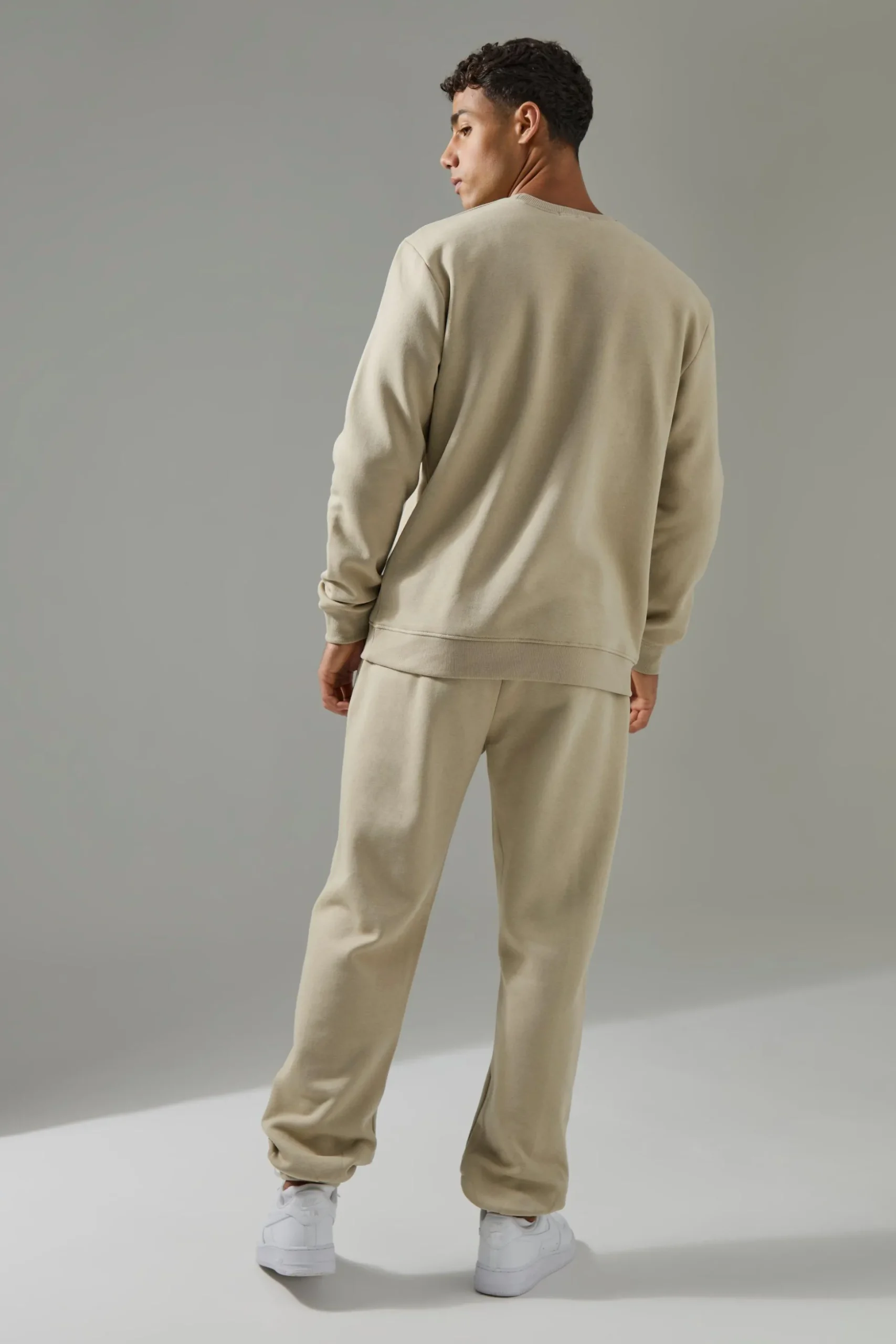 Man Active Sweatshirt & Jogger Tracksuit | BoohooMAN UK