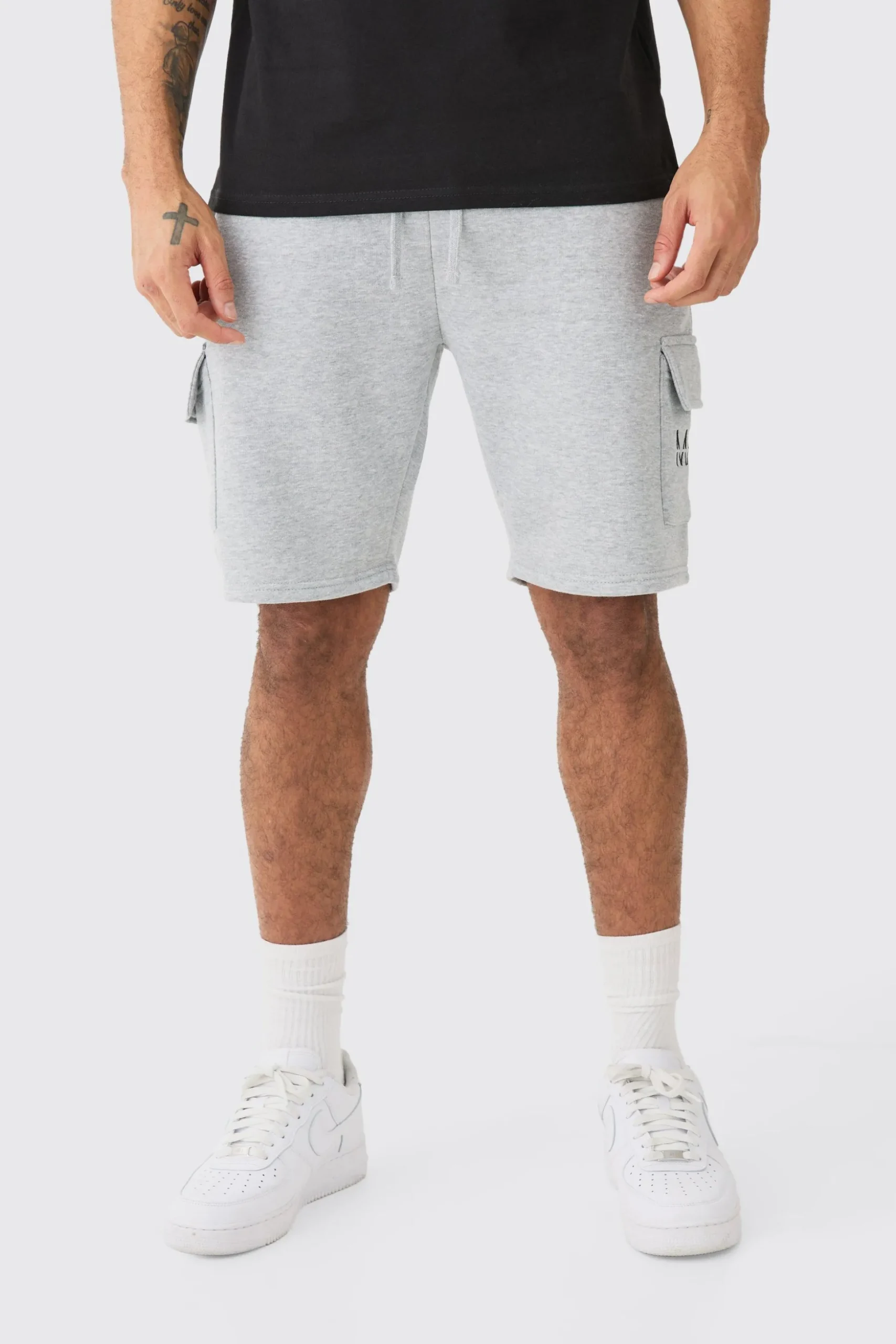 Man Dash Loose Fit Mid Length Cargo Short | BoohooMAN UK
