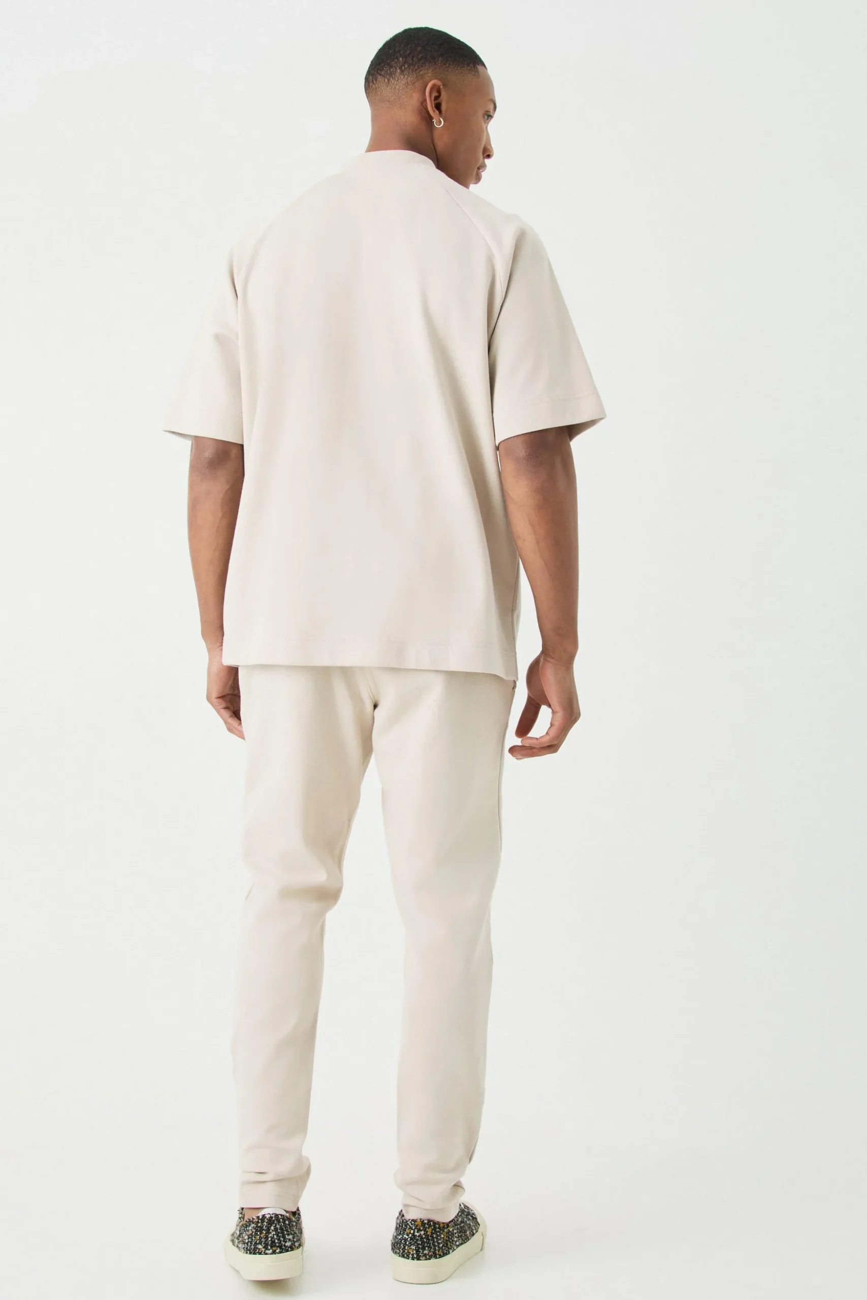 Man Oversized Extended Neck Raglan Heavy Interlock T-shirt | BoohooMAN UK
