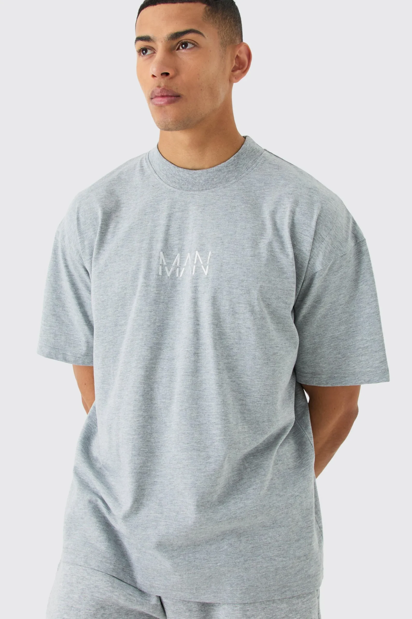 Man Oversized Extended Neck T-shirt And Cargo Short Set | BoohooMAN UK