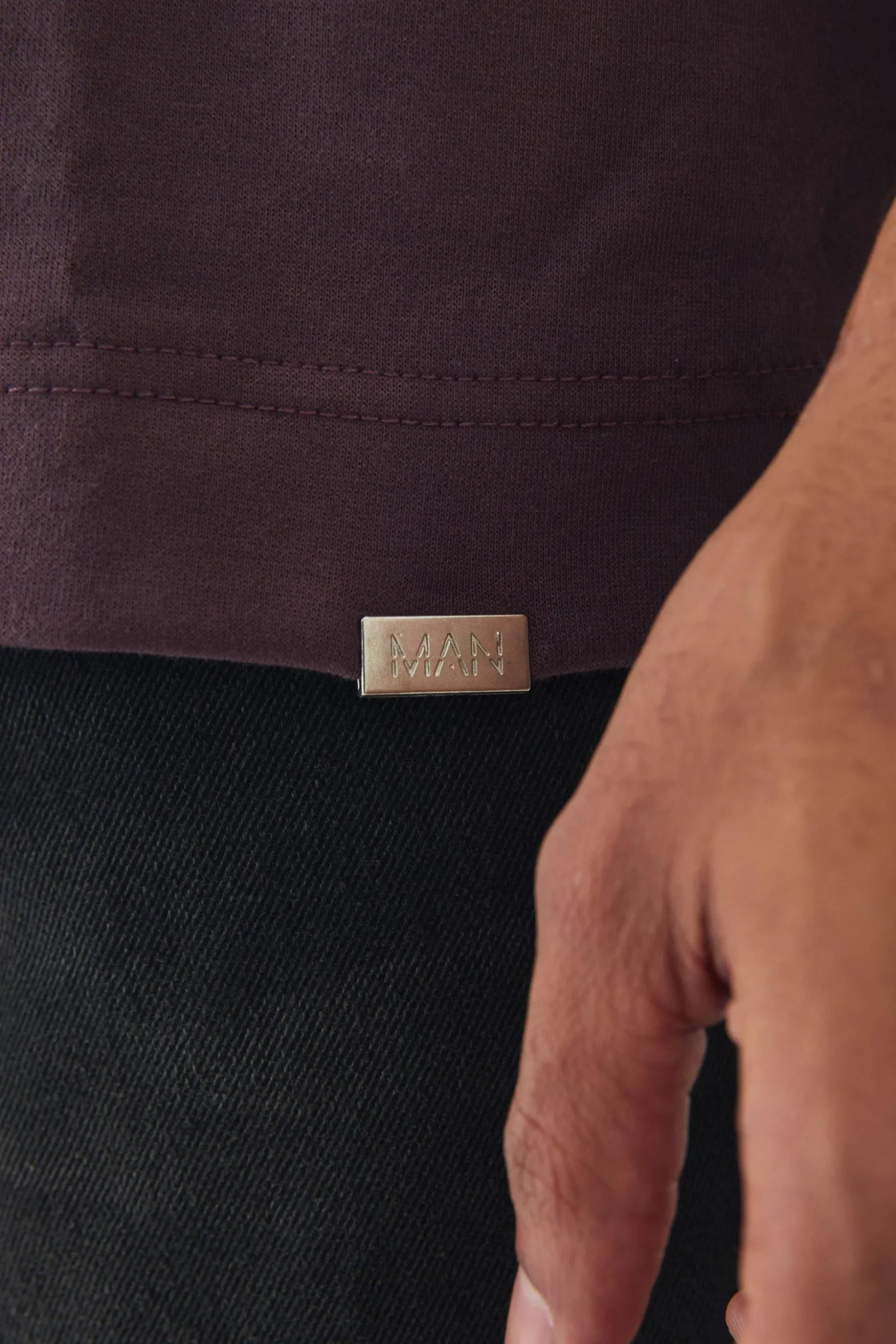 Man Oversized Extended Neck Heavy Interlock Ribbed Cuff T-shirt | BoohooMAN UK
