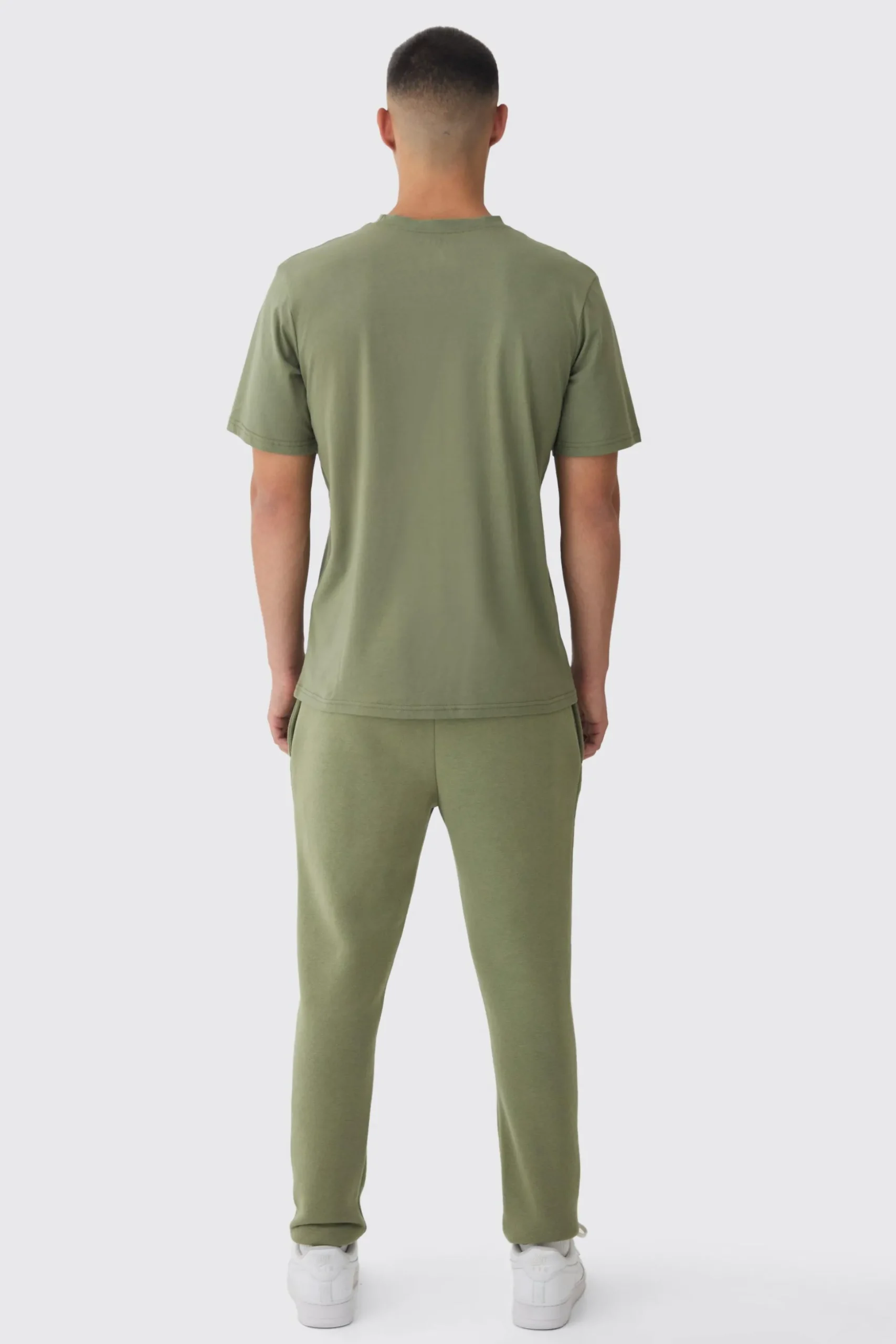 Man Signature Crew Neck Basic T-shirt | BoohooMAN UK