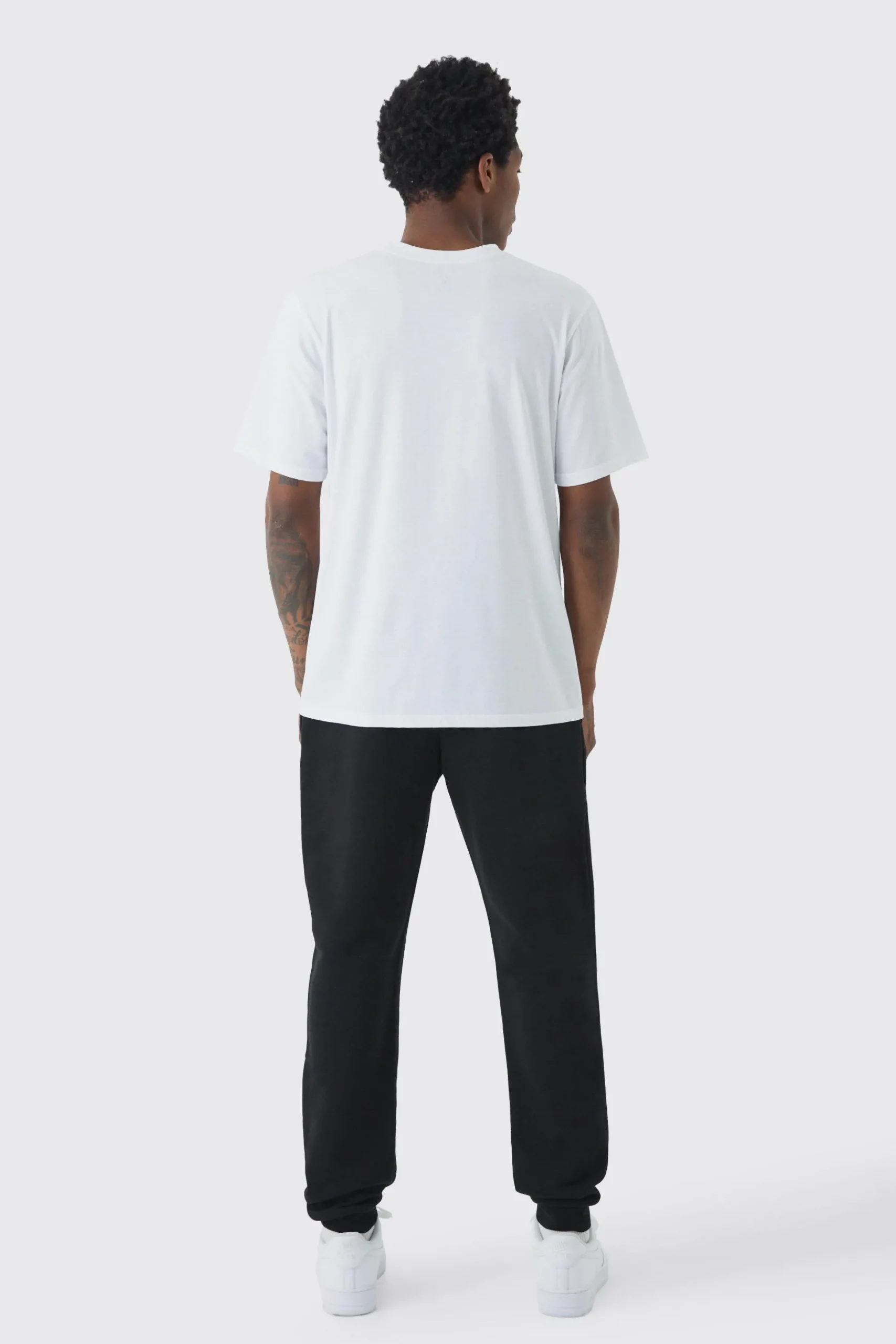 Man Signature Embroidered T-shirt | BoohooMAN UK