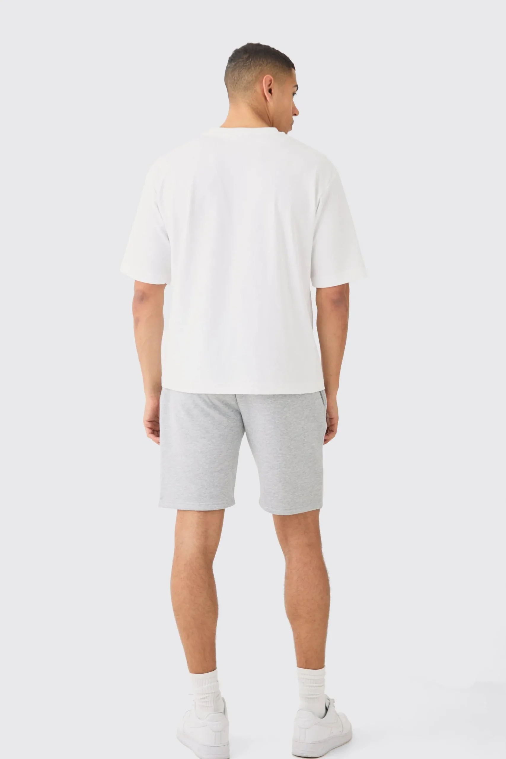 Man Signature Loose Fit Mid Length Shorts | BoohooMAN UK