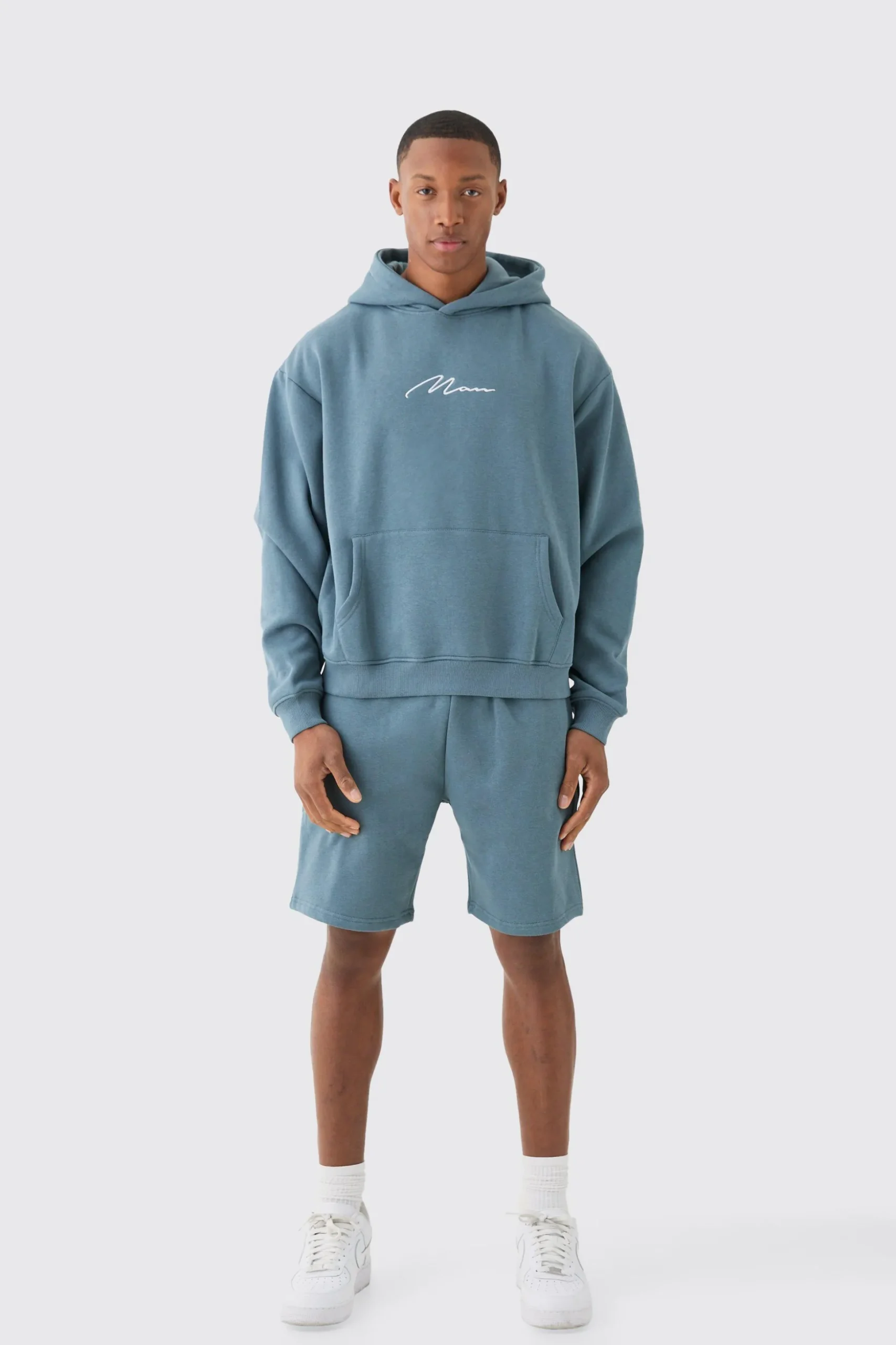 Man Signature Oversized Boxy Loose Short Tracksuit | BoohooMAN UK