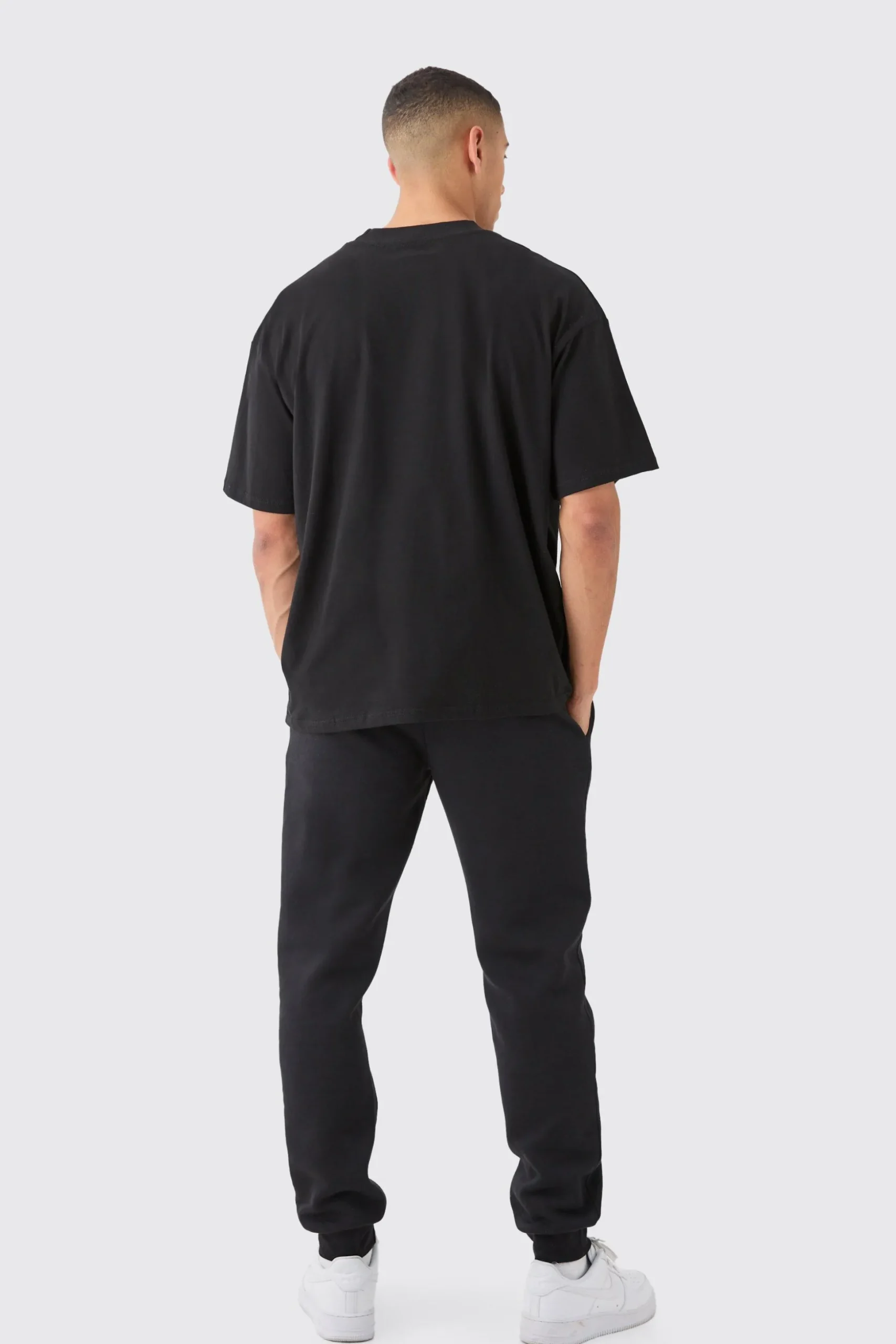 Man Signature Oversized Basic Extended Neck T-shirt | BoohooMAN UK