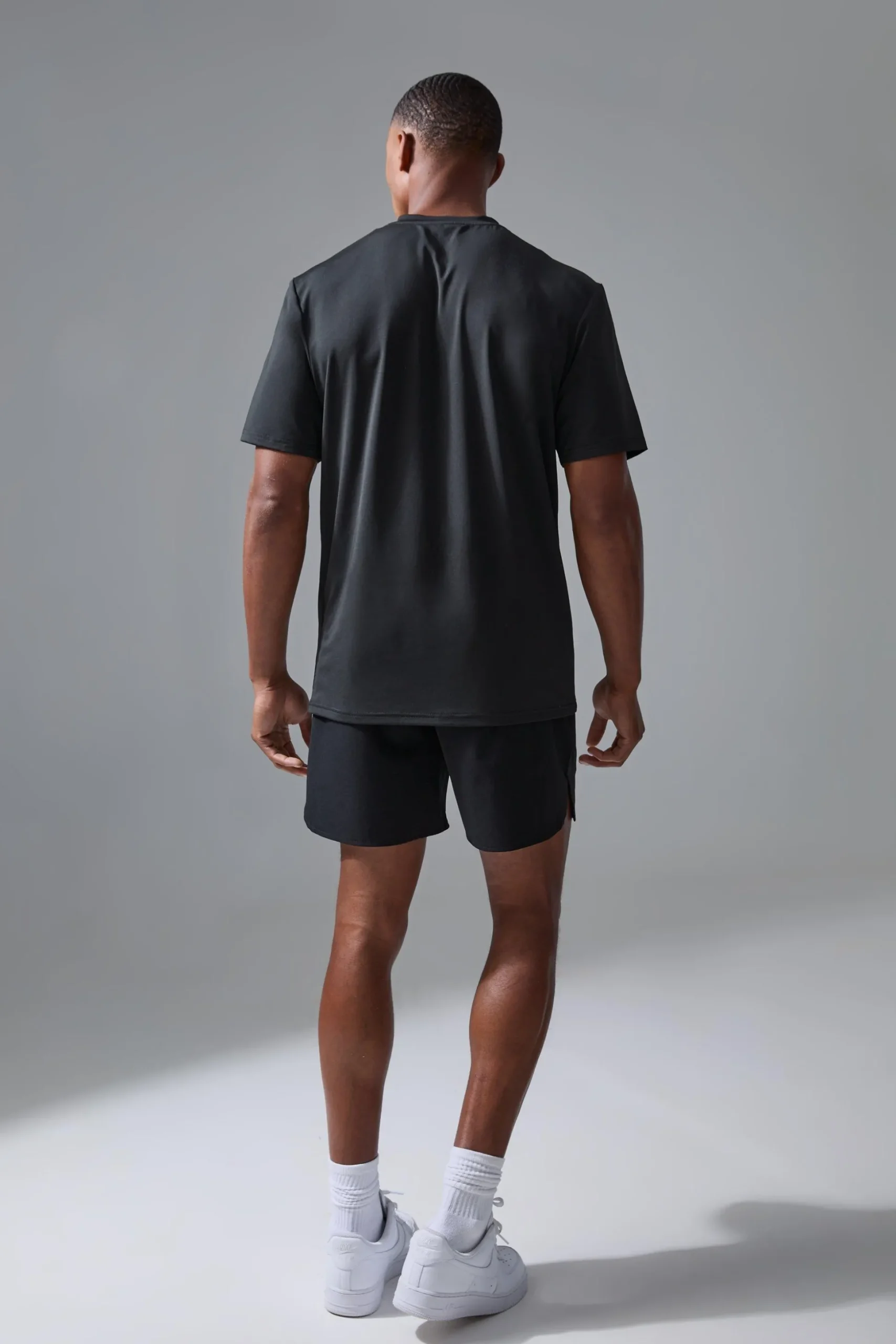Man Sport Side Split 5inch Short | BoohooMAN UK