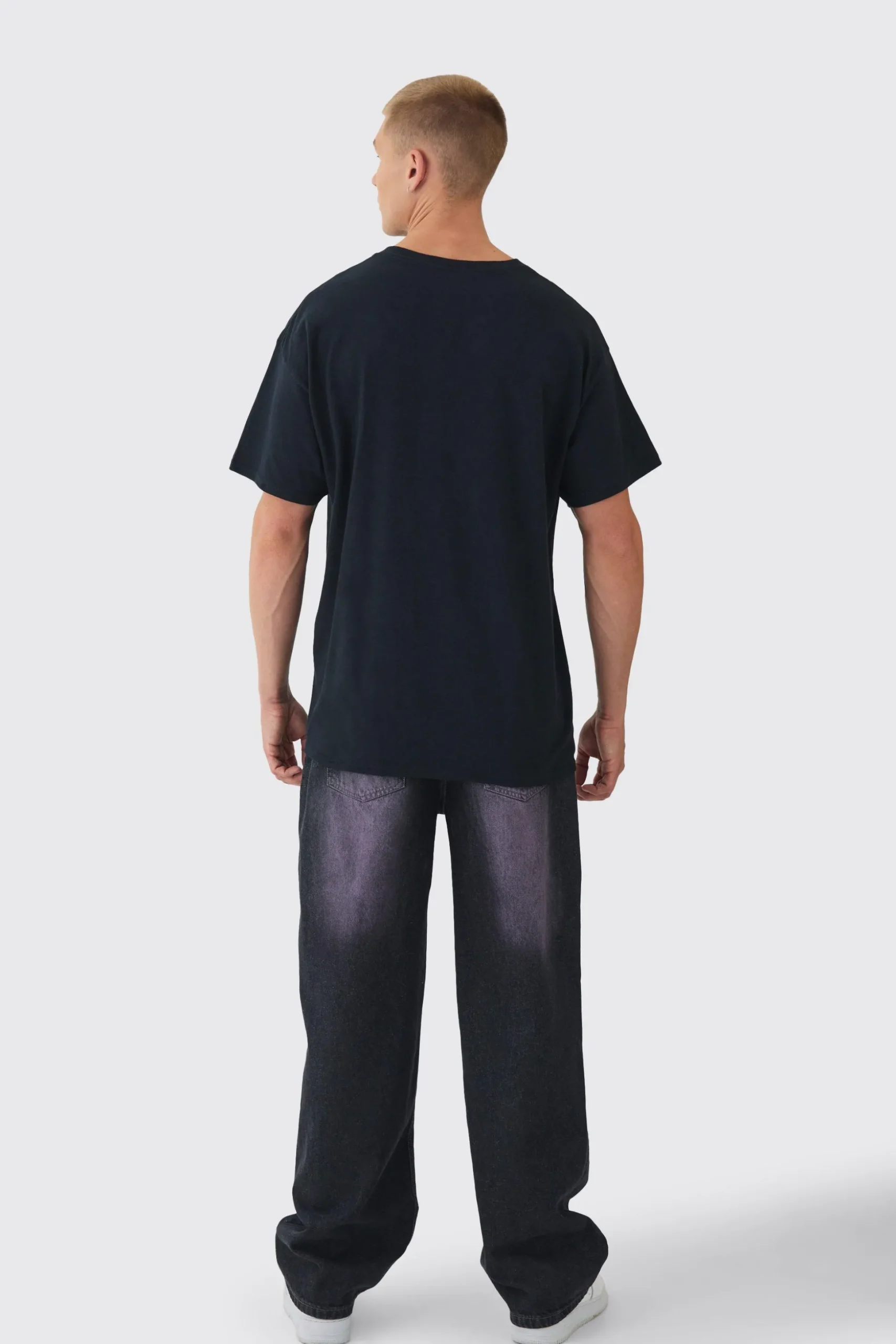 Oversized Aaliyah Over Seams License Print T-Shirt | BoohooMAN UK
