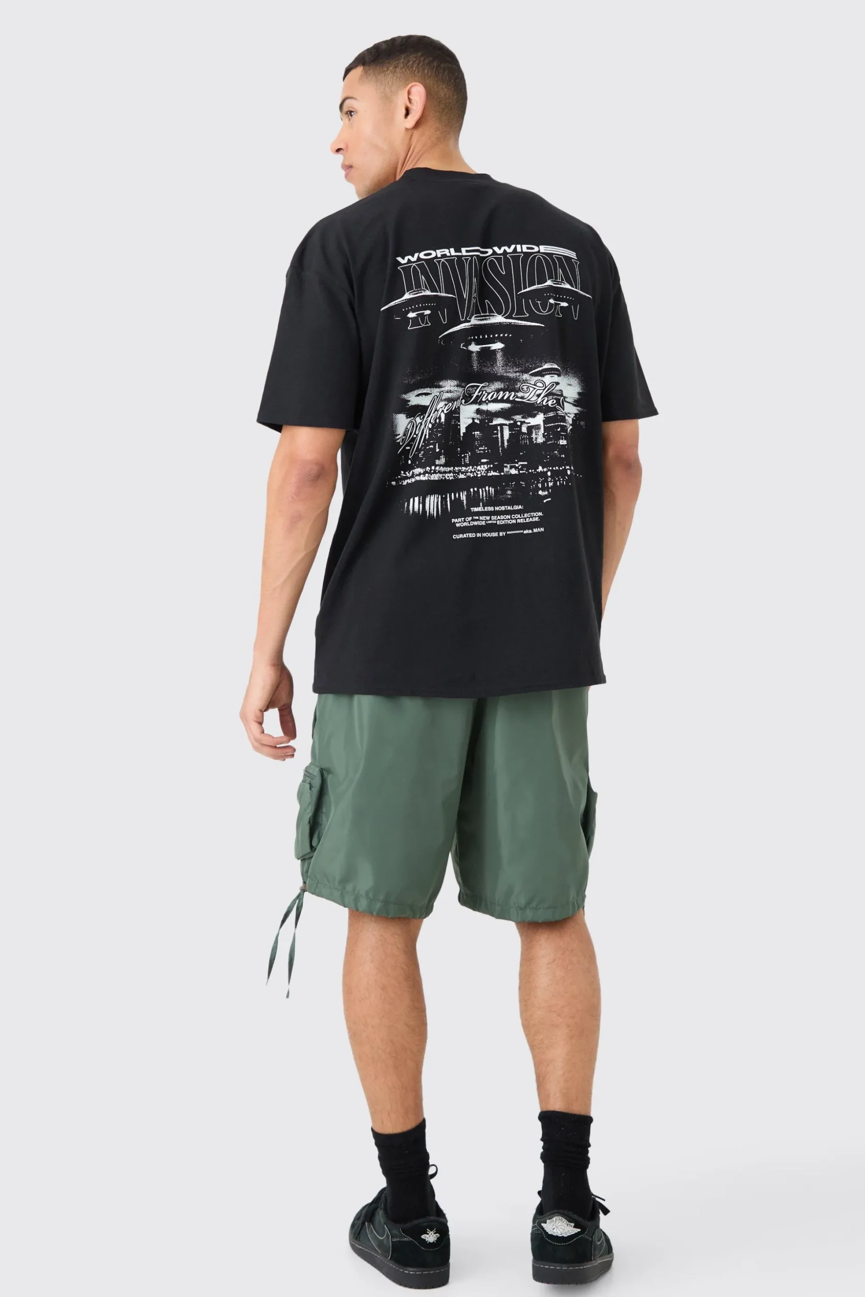 Oversized Back Print Worldwide Spaceship T-shirt | BoohooMAN UK