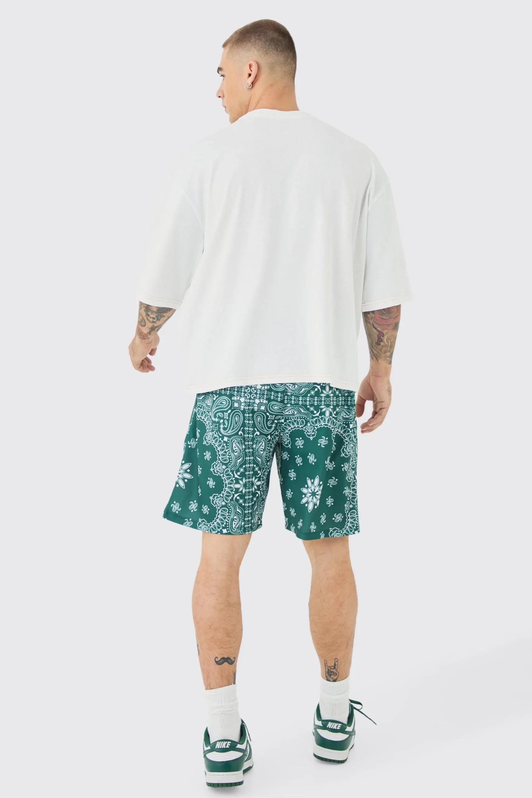 Oversized Boxy Contrast Stitch Half Sleeve T-shirt | BoohooMAN UK