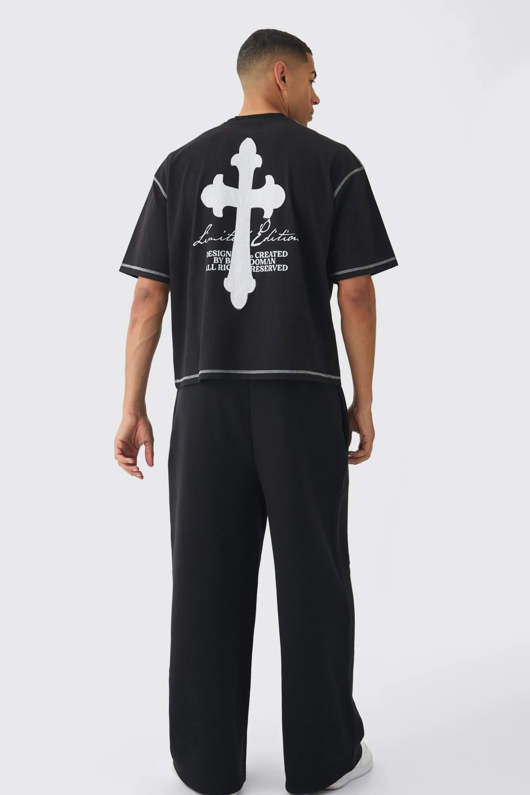 Oversized Boxy Cross Applique Contrast Stitch Heavyweight T-Shirt | BoohooMAN UK