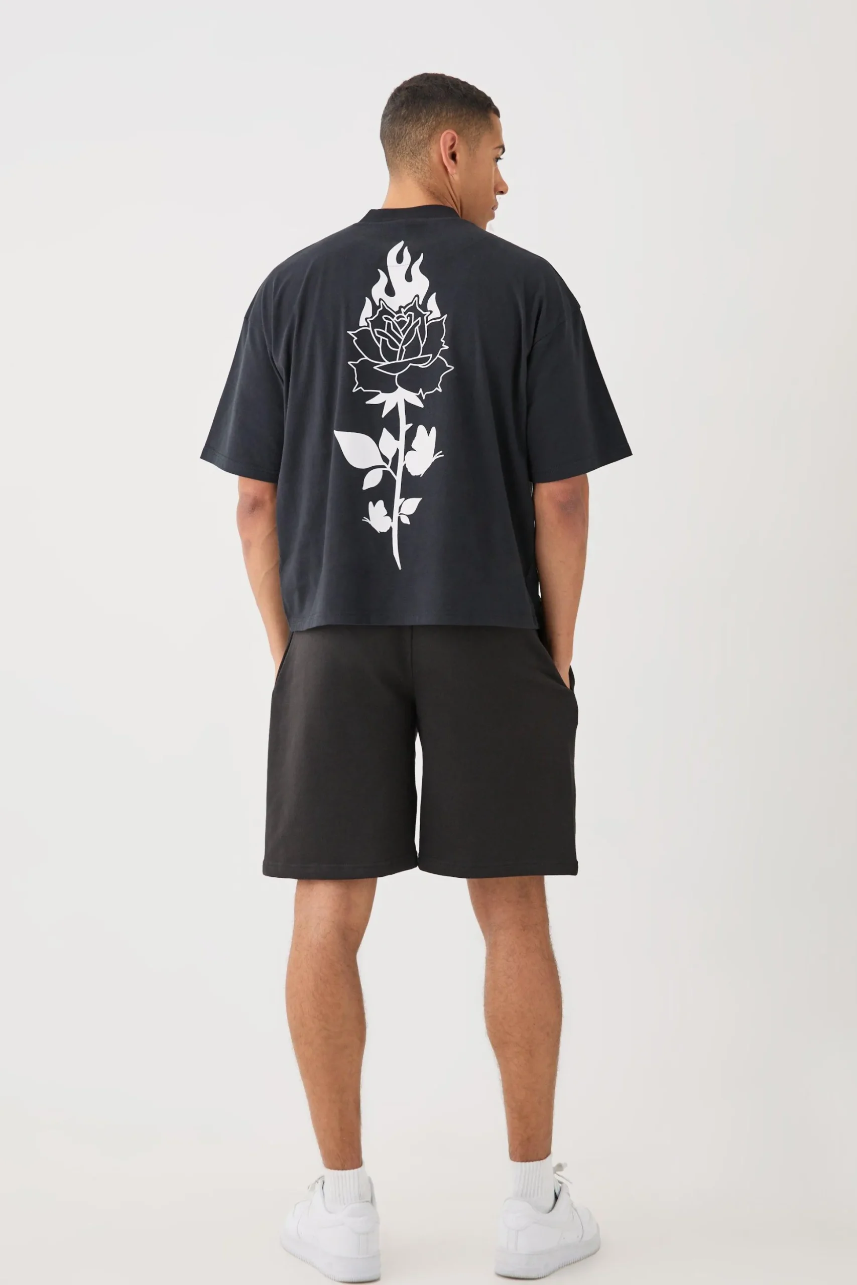 Oversized Boxy Extended Neck Peached Heavyweight Line Drawning T-shirt | BoohooMAN UK