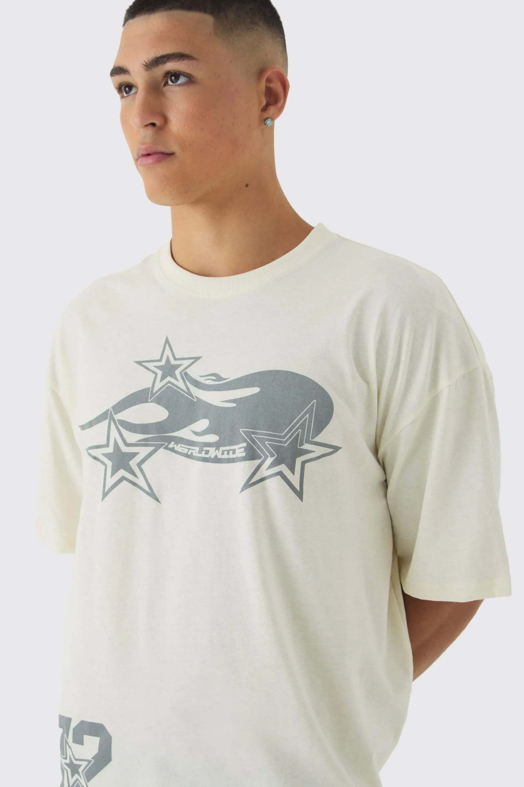 Oversized Boxy Extended Neck Flame Star Print T-Shirt | BoohooMAN UK