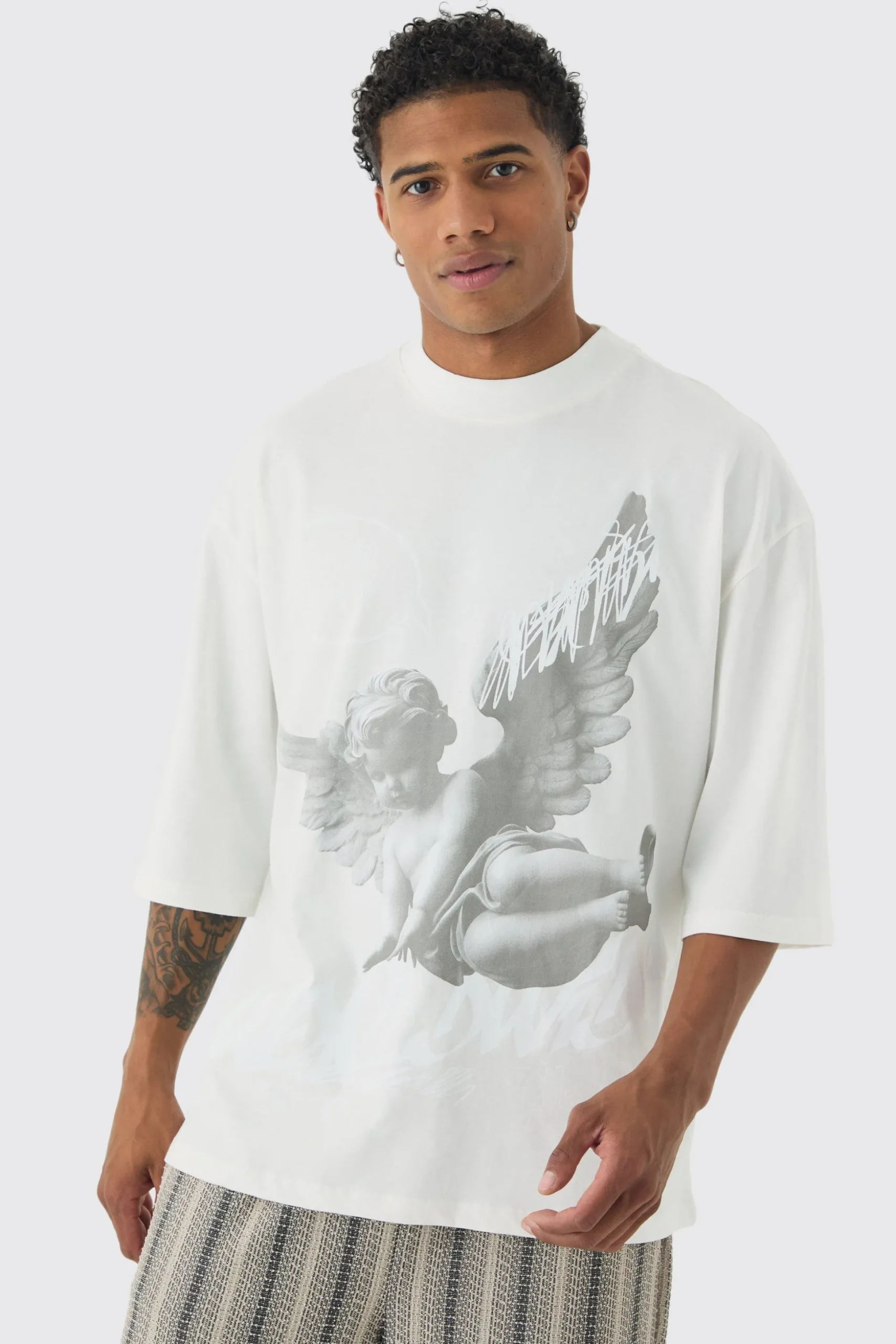 Oversized Distressed Heavyweight Renaissance Graphic T-shirt | BoohooMAN UK