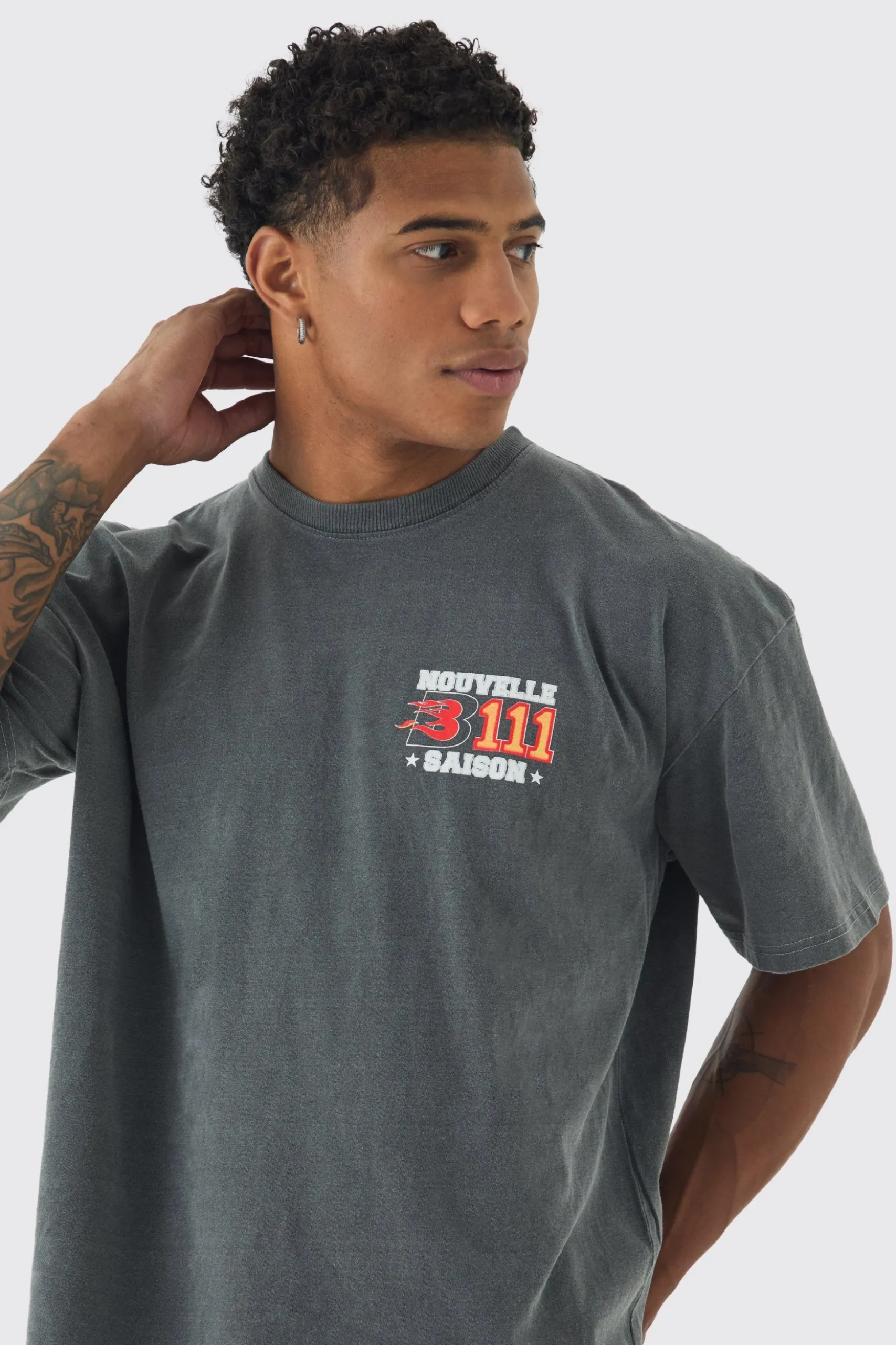 Oversized Extended Neck Washed Varsity Print T-Shirt | BoohooMAN UK