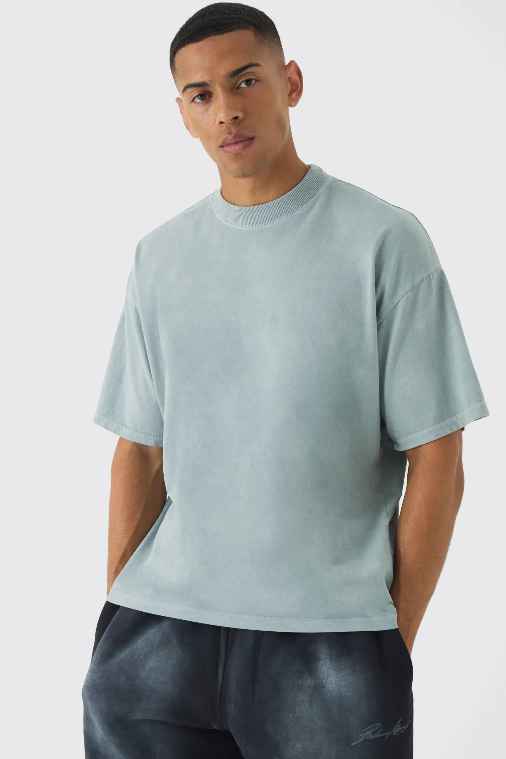 Oversized Extended Neck Washed T-shirt | BoohooMAN UK