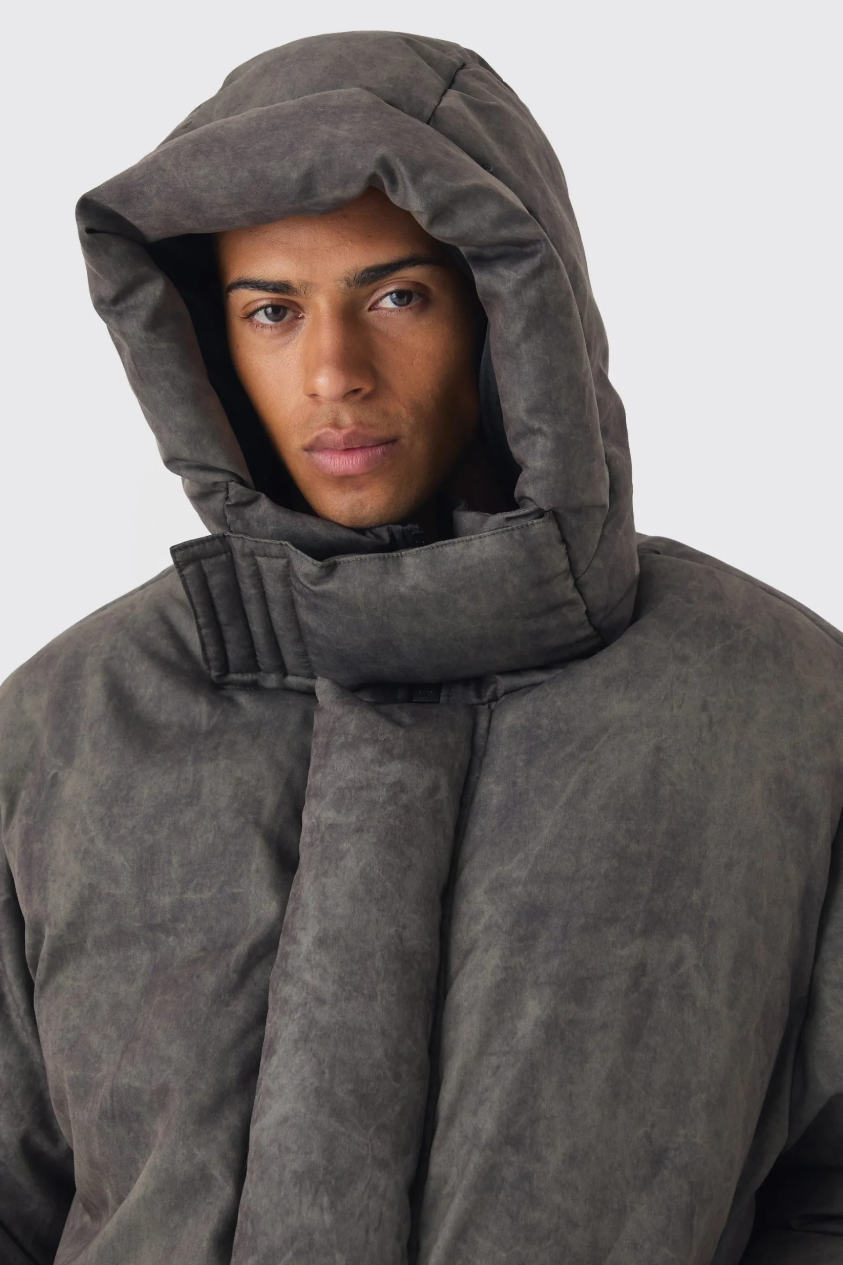 Oversized Extreme Padded Washed Hooded Puffer Coat In Khaki | BoohooMAN UK