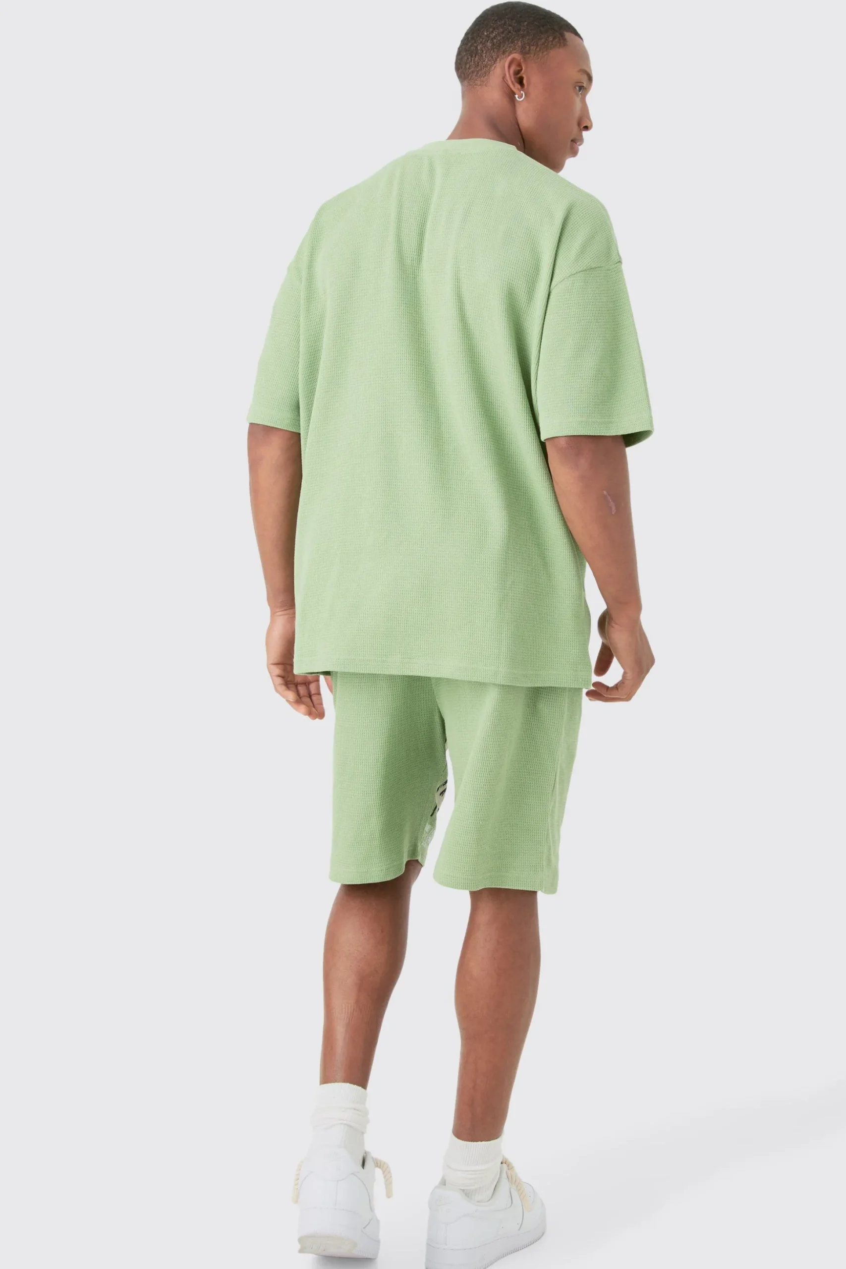 Oversized Gothic Waffle Large Printed T-shirt & Shorts Set | BoohooMAN UK