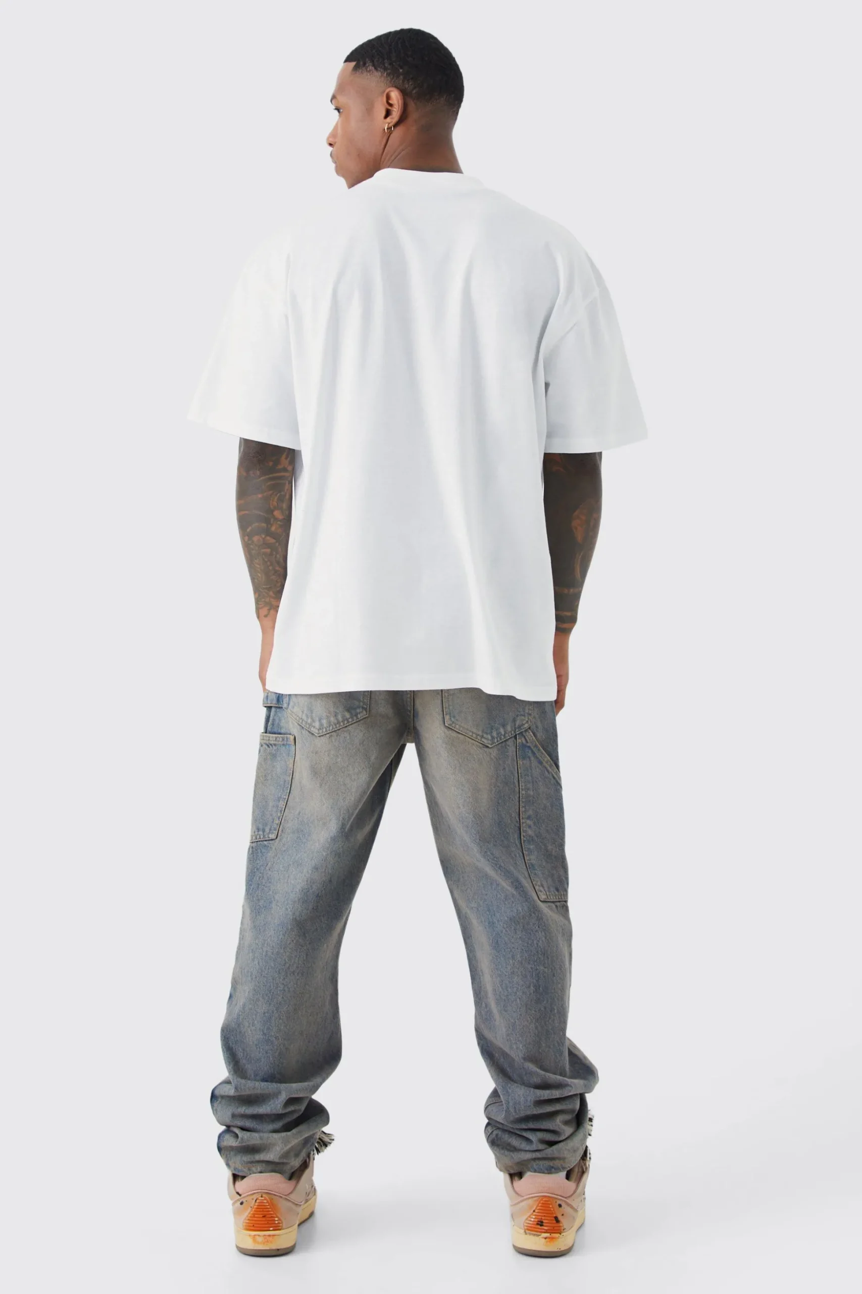 Oversized Haunting Graphic T-shirt | BoohooMAN UK