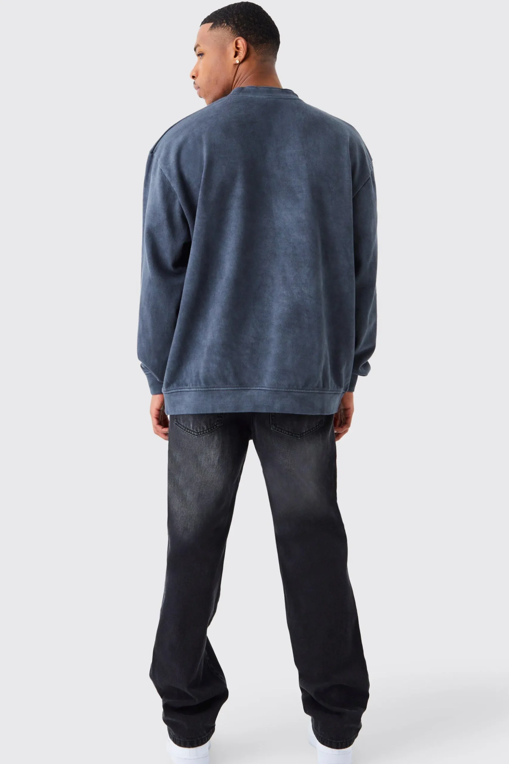 Oversized Heavy Washed Graphic Sweatshirt | BoohooMAN UK