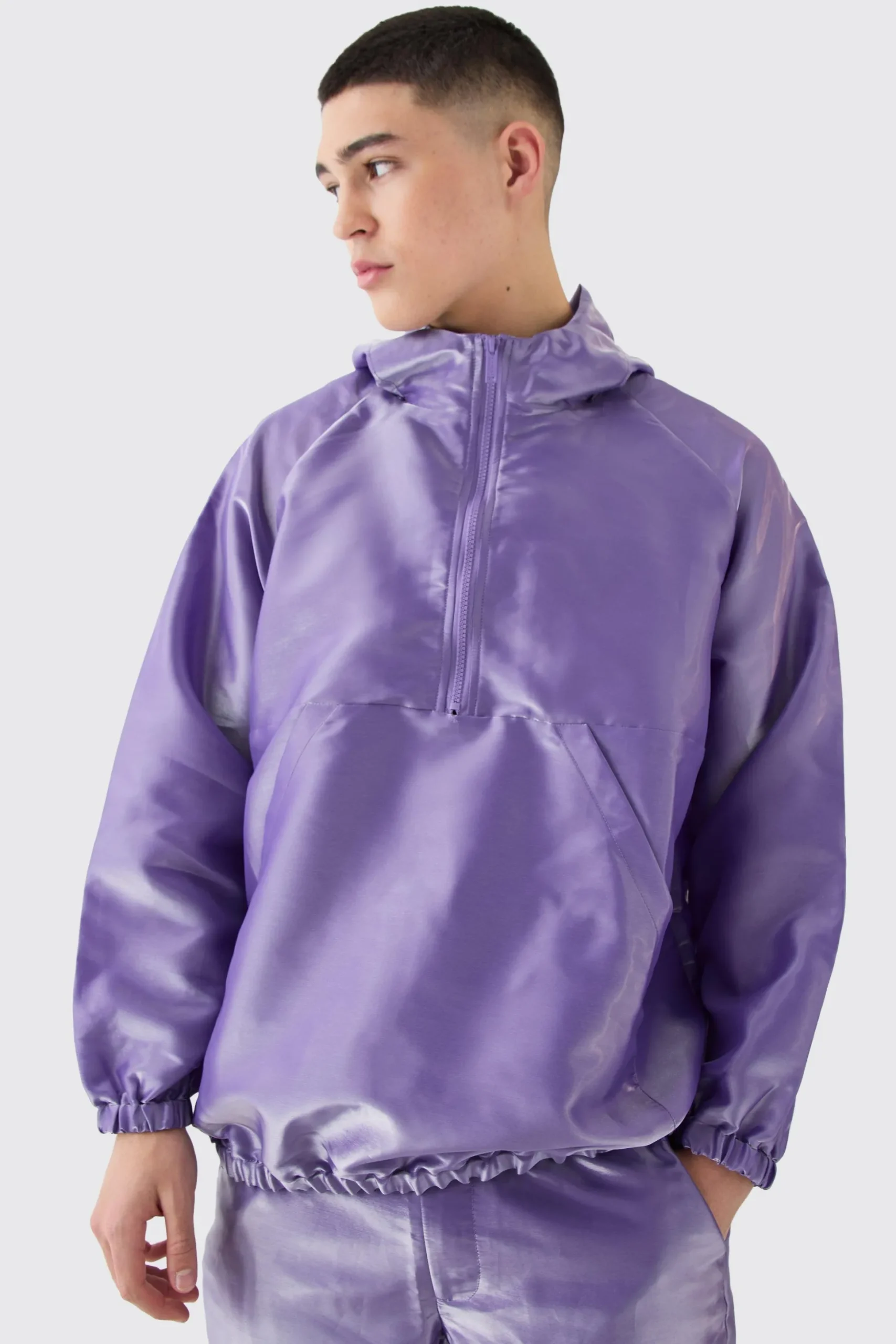 Oversized Liquid Metallic Half Zip Windbreaker | BoohooMAN UK