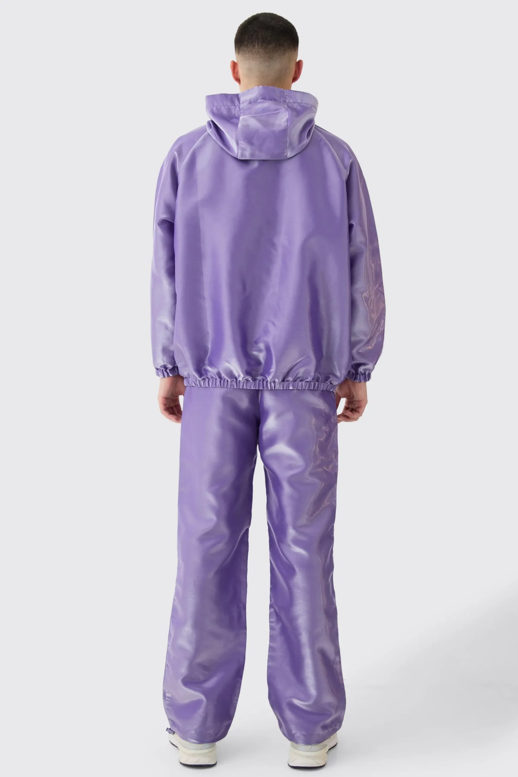 Oversized Liquid Metallic Half Zip Windbreaker | BoohooMAN UK