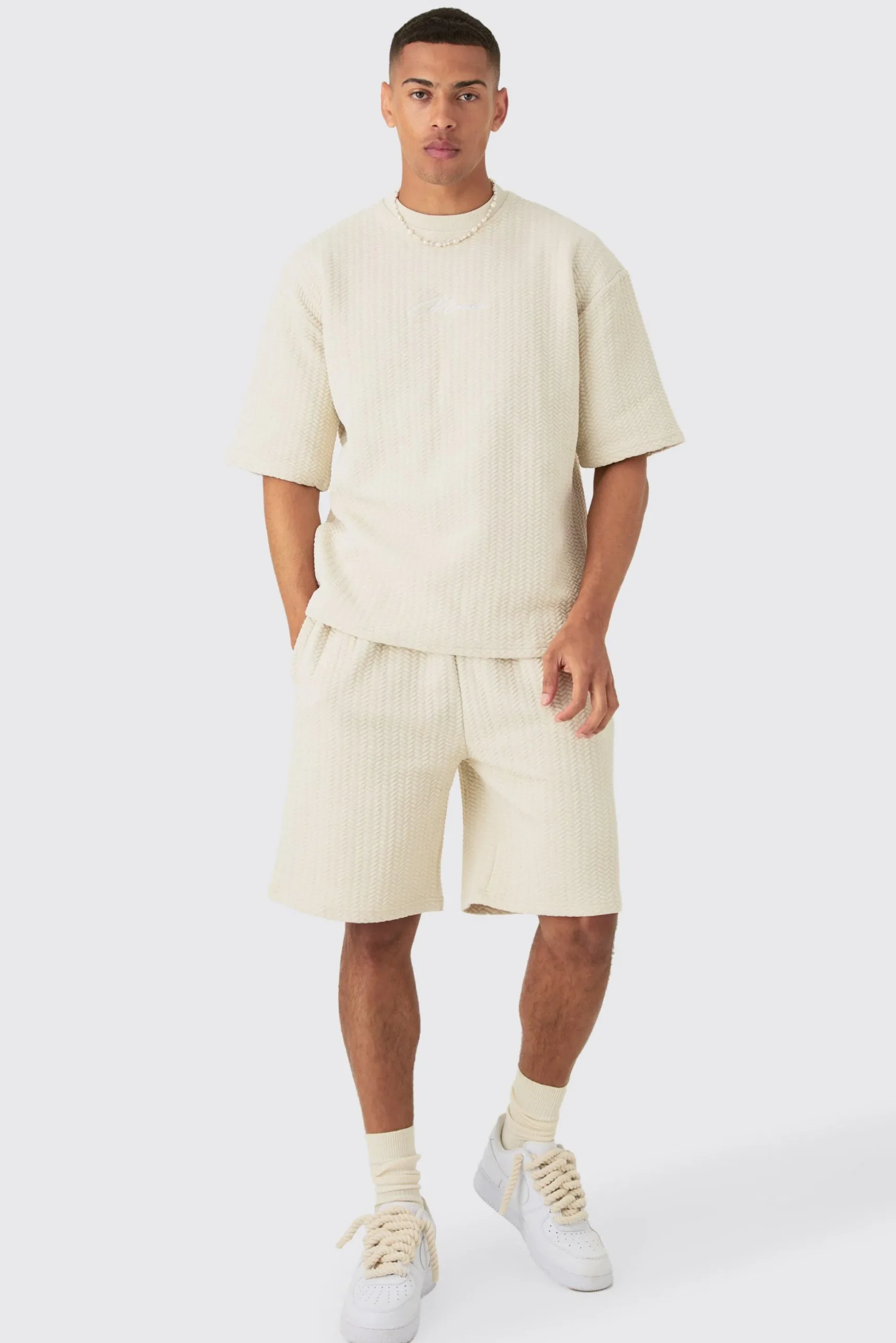 Oversized Man Signature Quilted Herringbone T-shirt And Short Set | BoohooMAN UK