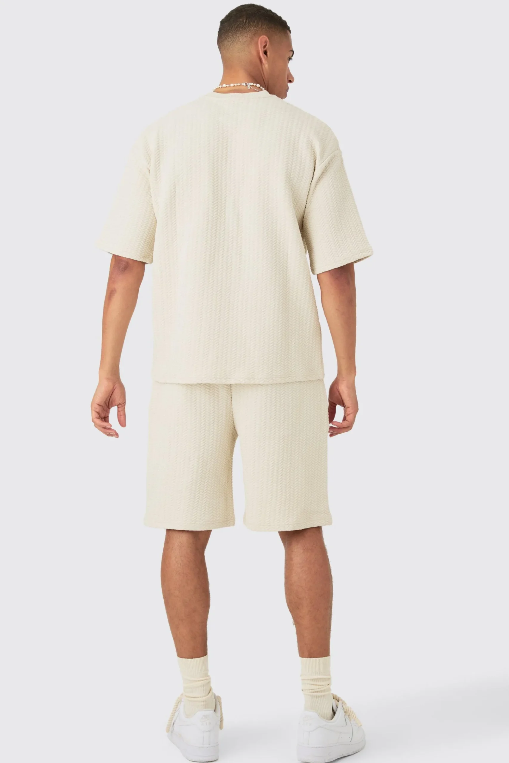 Oversized Man Signature Quilted Herringbone T-shirt And Short Set | BoohooMAN UK