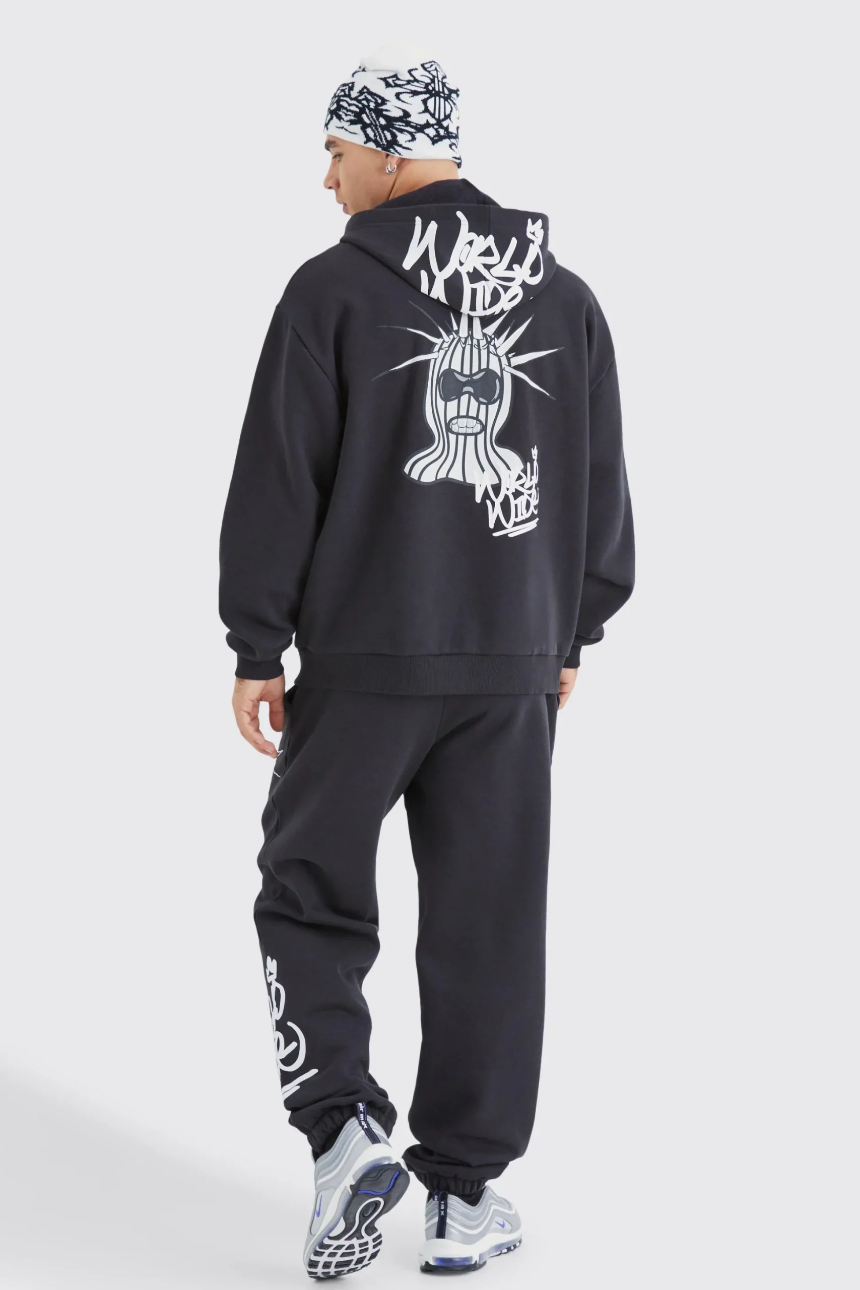 Oversized Mask Character Jogger | BoohooMAN UK