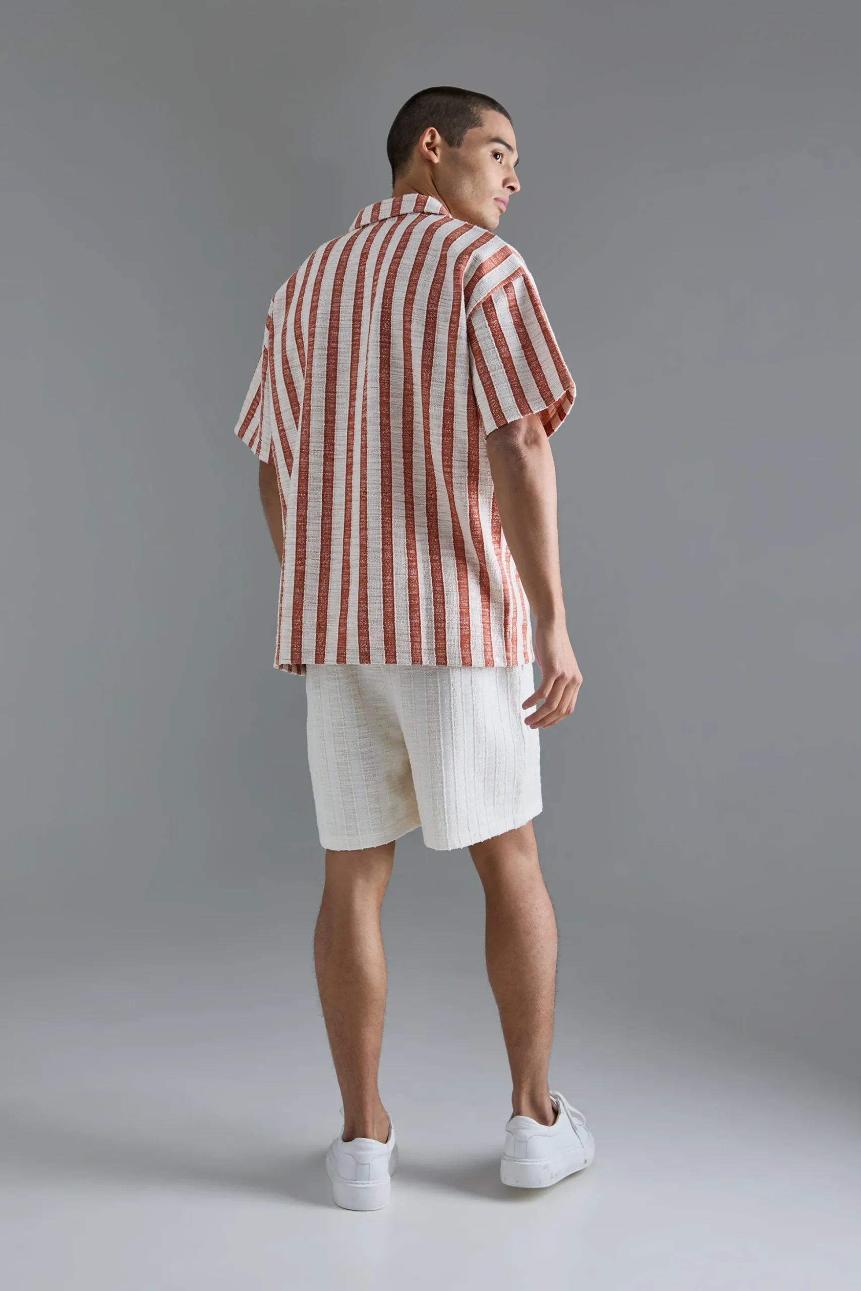 Oversized Revere Textured Stripe Polo | BoohooMAN UK