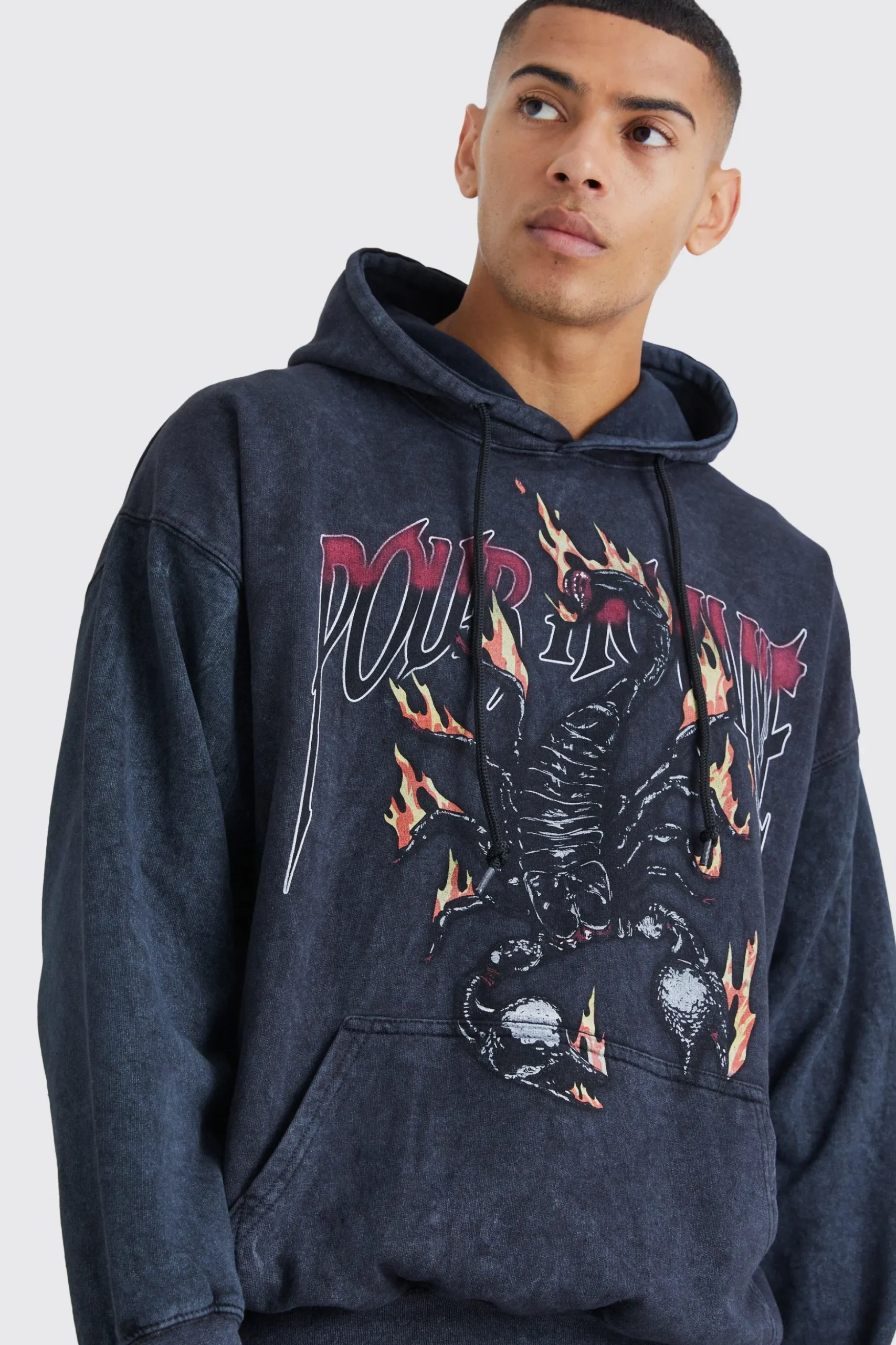 Oversized Scorpion Wash Graphic Hoodie | BoohooMAN UK