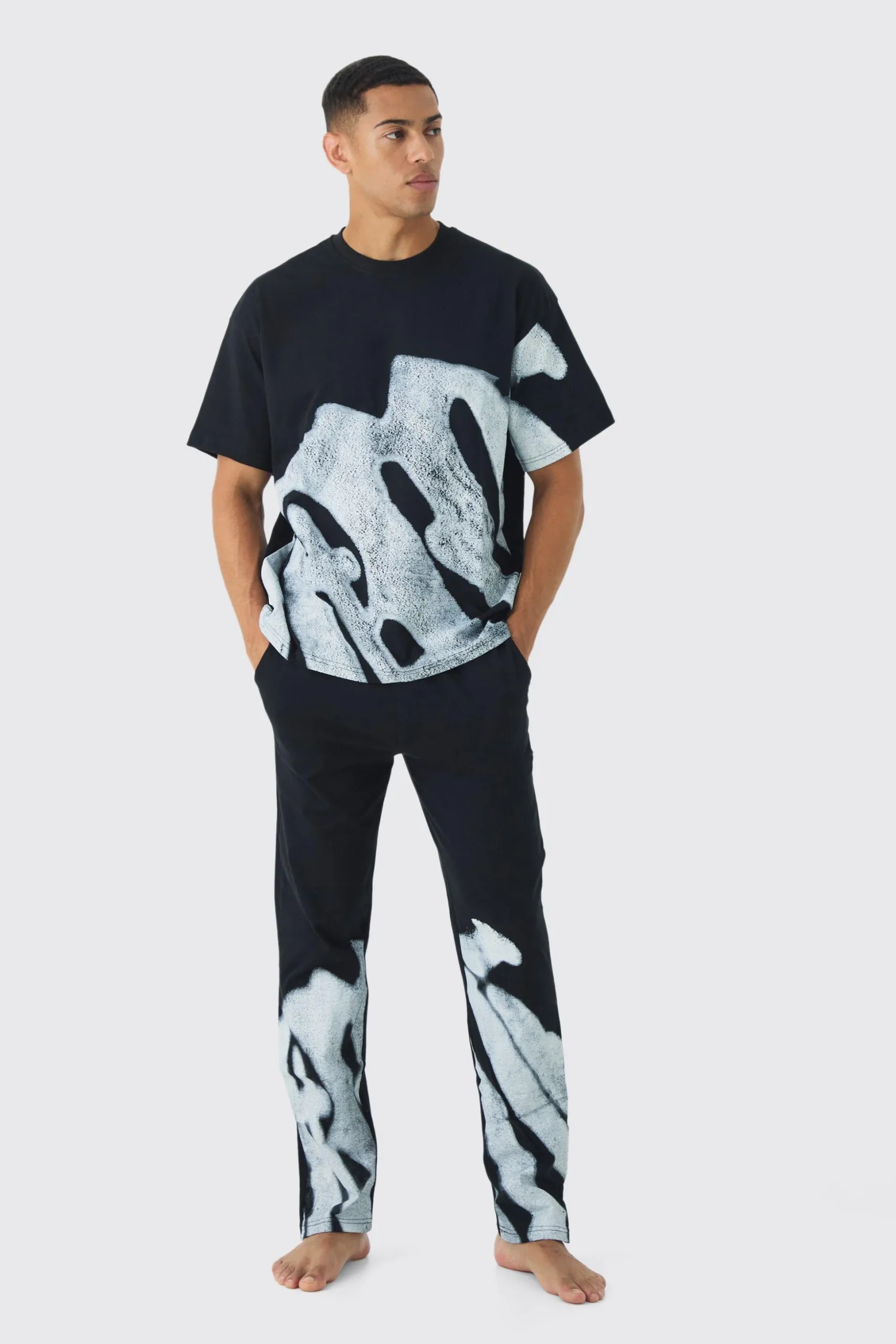 Oversized Spray Graffiti Lounge Set | BoohooMAN UK
