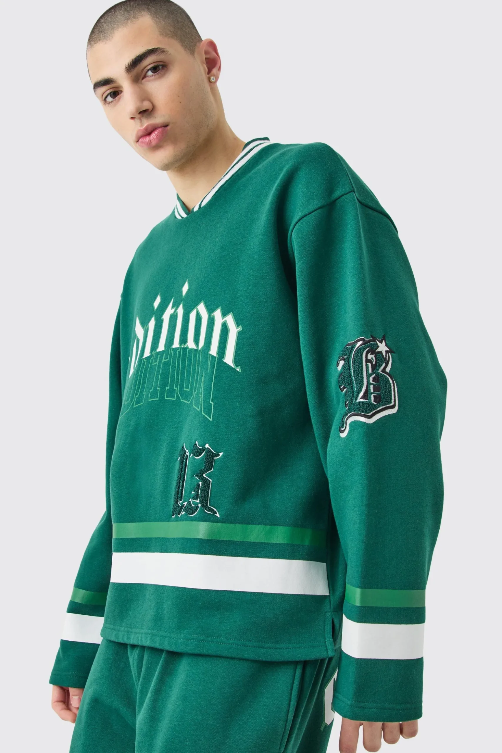 Oversized Varsity Applique V Neck Sweatshirt Tracksuit | BoohooMAN UK