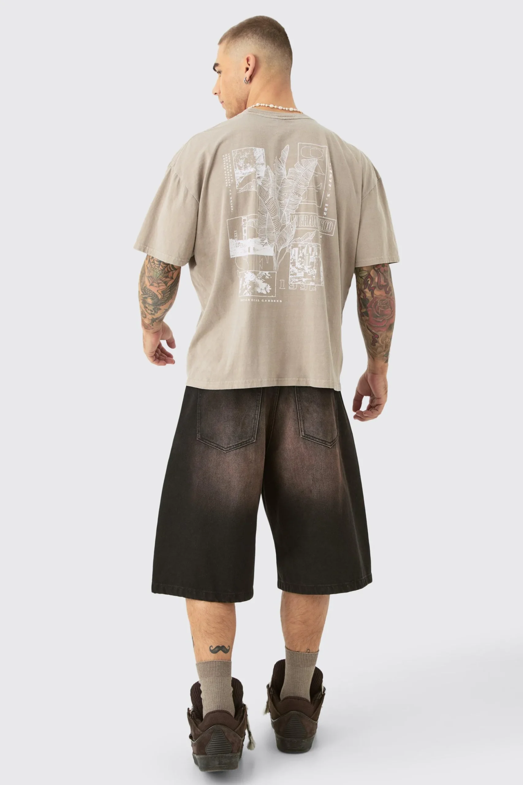 Oversized Wash Stencil Back Print T-shirt | BoohooMAN UK