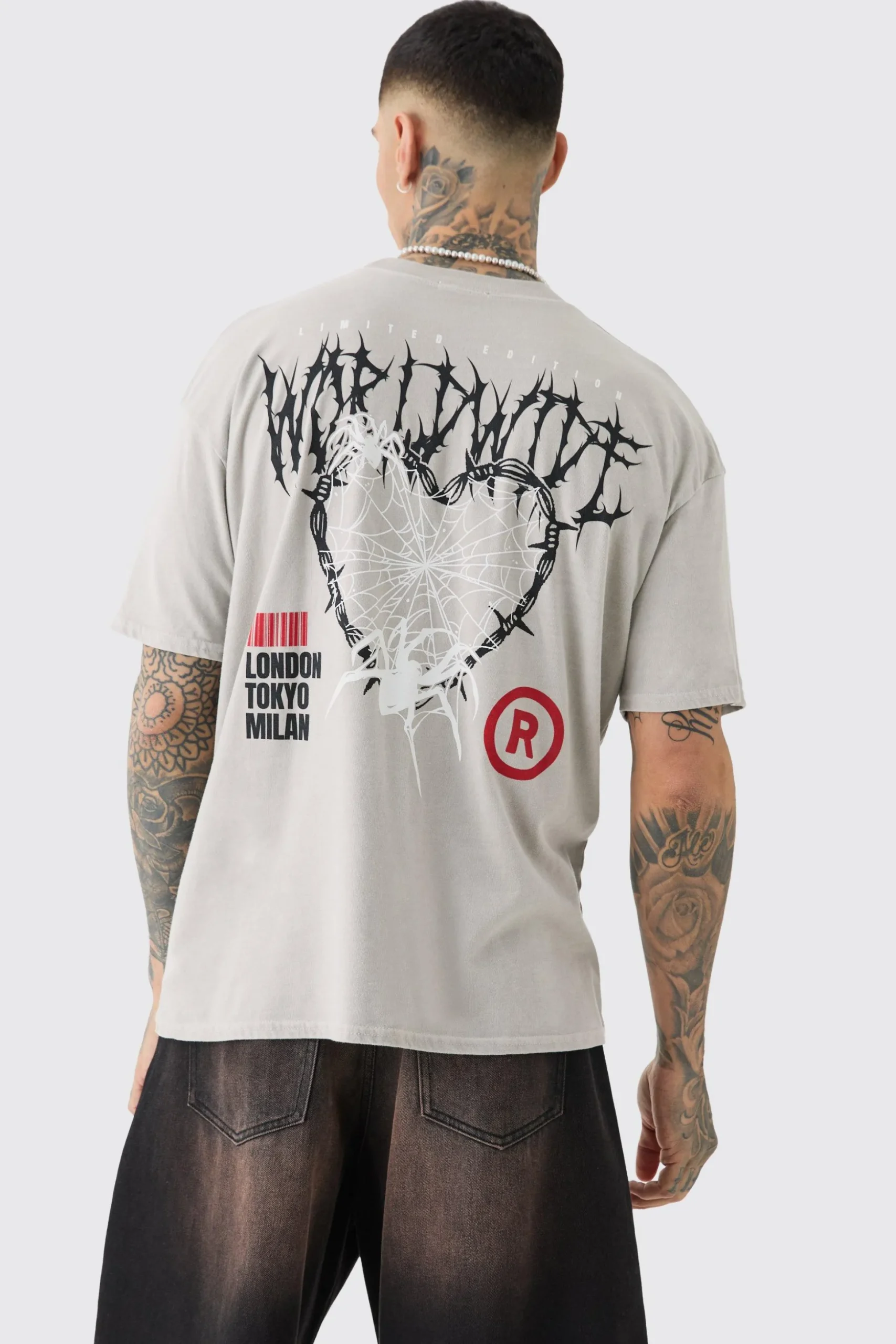 Oversized Washed Heart Web Back Print T-shirt | BoohooMAN UK