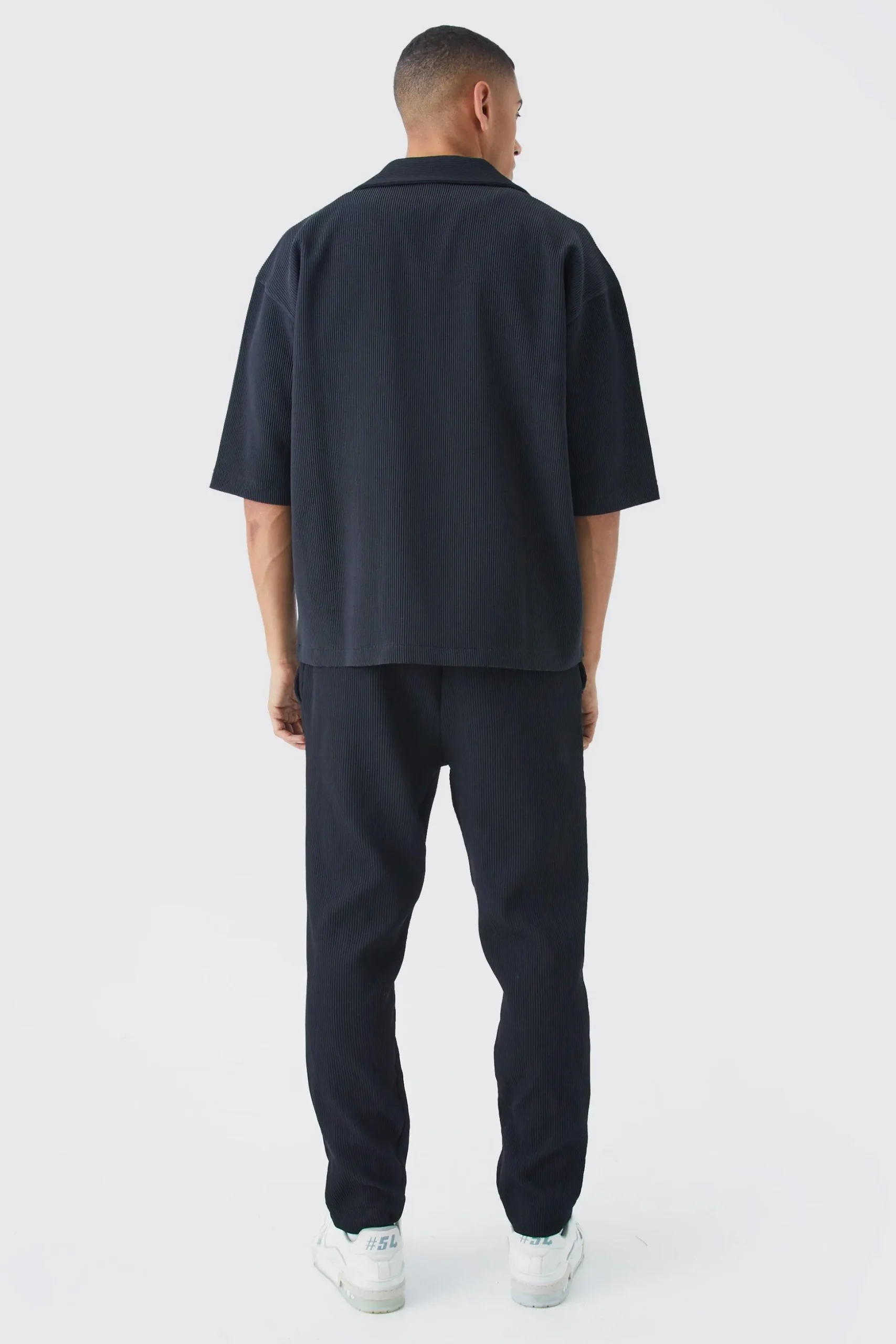 Pleated Oversized Boxy V Neck Shirt | BoohooMAN UK