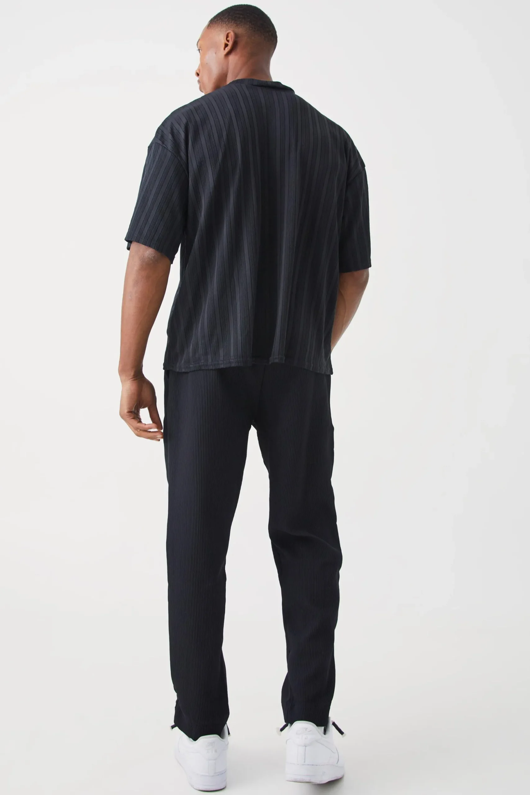 Pleated Slim Elasticated Waistband Trouser | BoohooMAN UK
