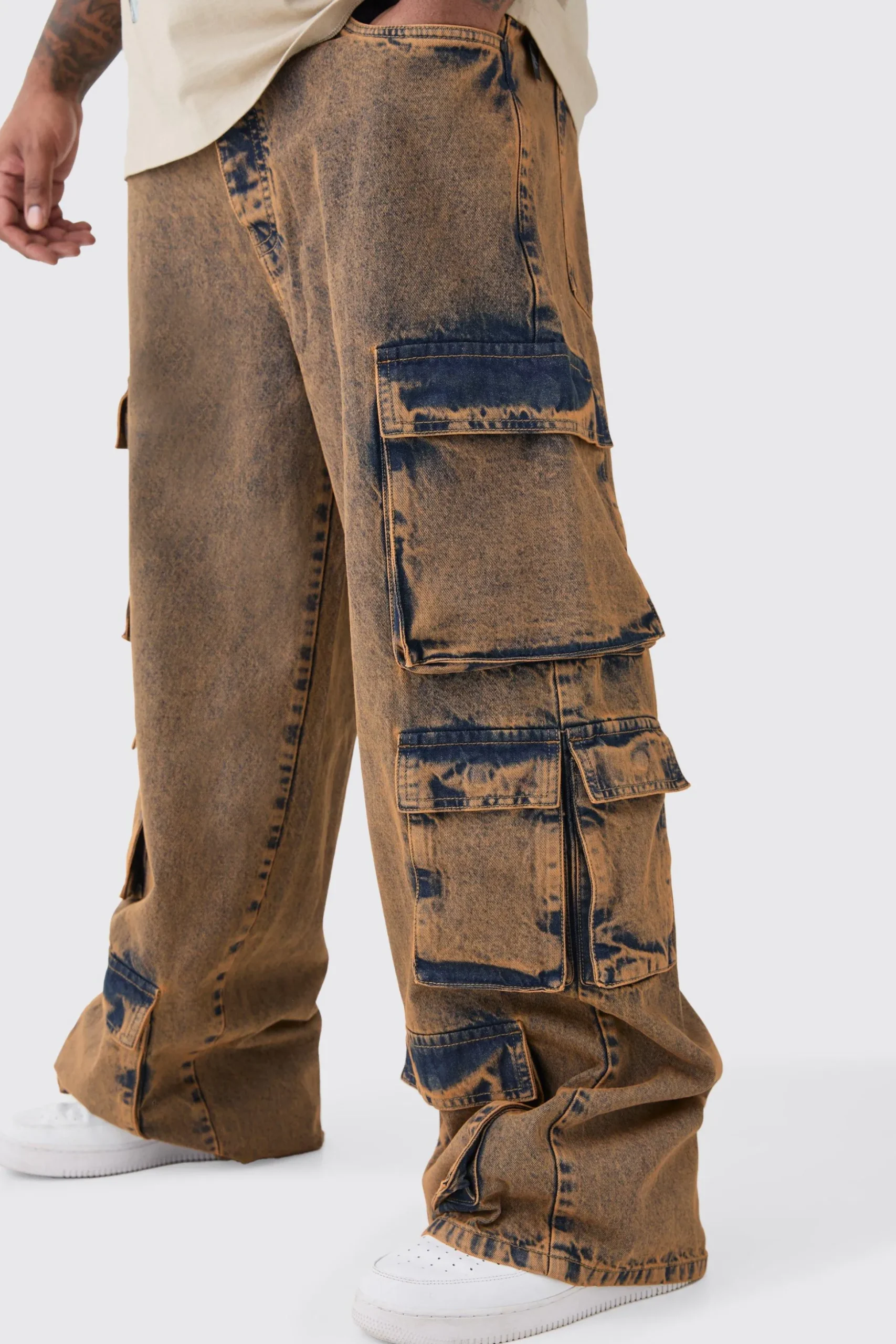 Plus Baggy Fit Acid Wash Cargo Jeans | BoohooMAN UK
