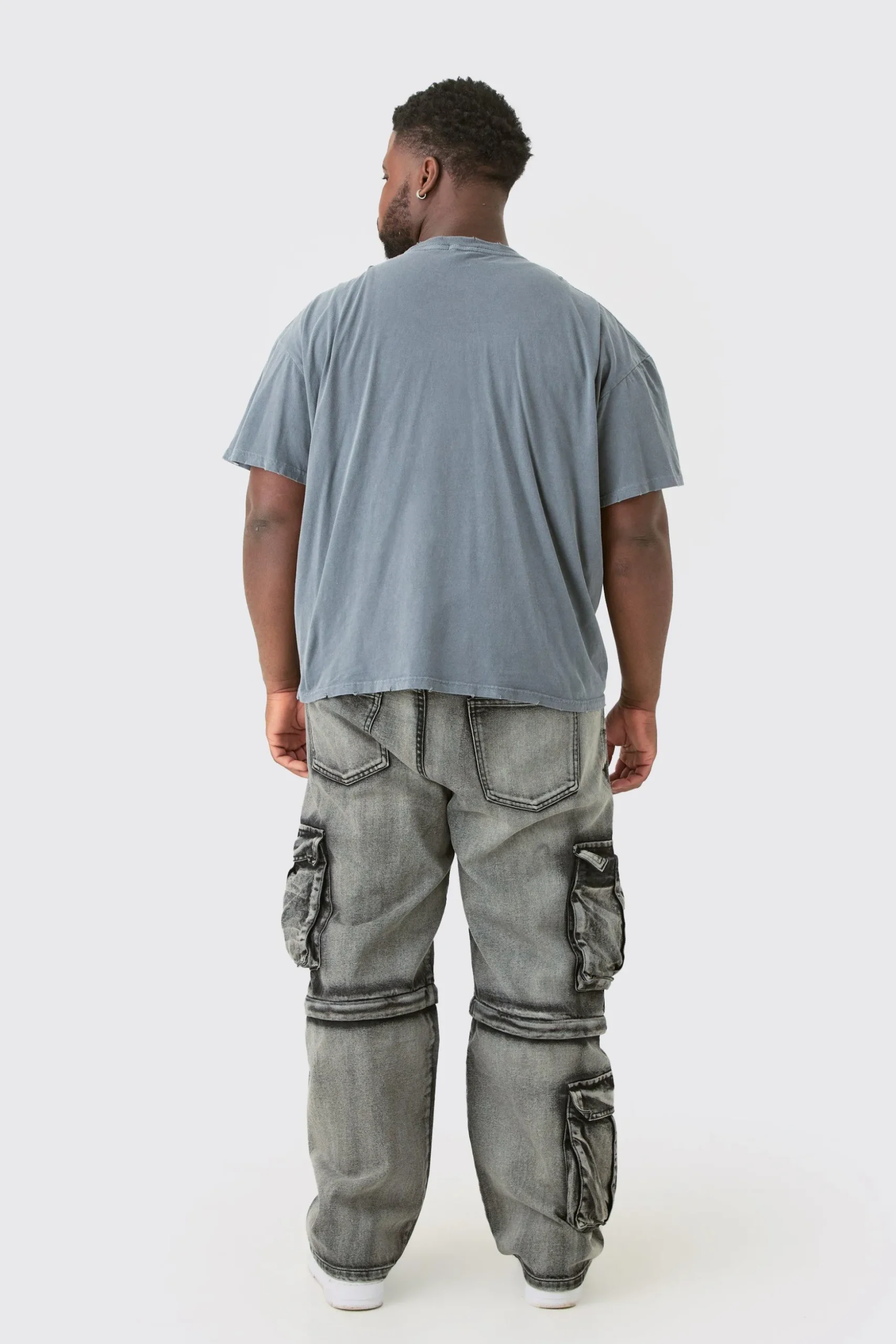 Plus Distressed Oversized Washed Alien Graphic T-shirt | BoohooMAN UK