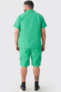 Plus Elasticated Waist Relaxed Nylon Man Cargo Short | BoohooMAN UK