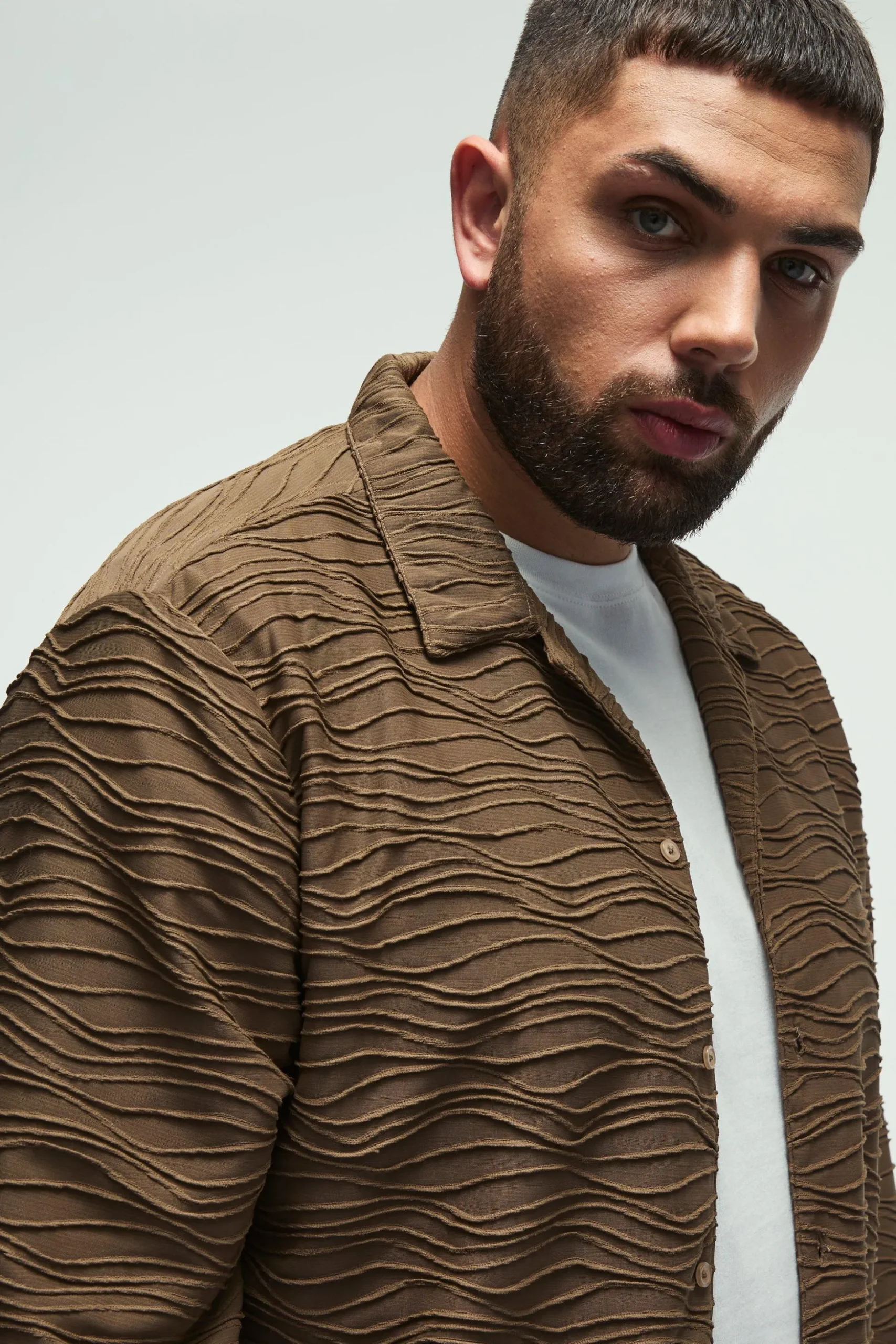Plus Elevated Pleated Shirt And Straight Fit Trouser Set In Mocha | BoohooMAN UK