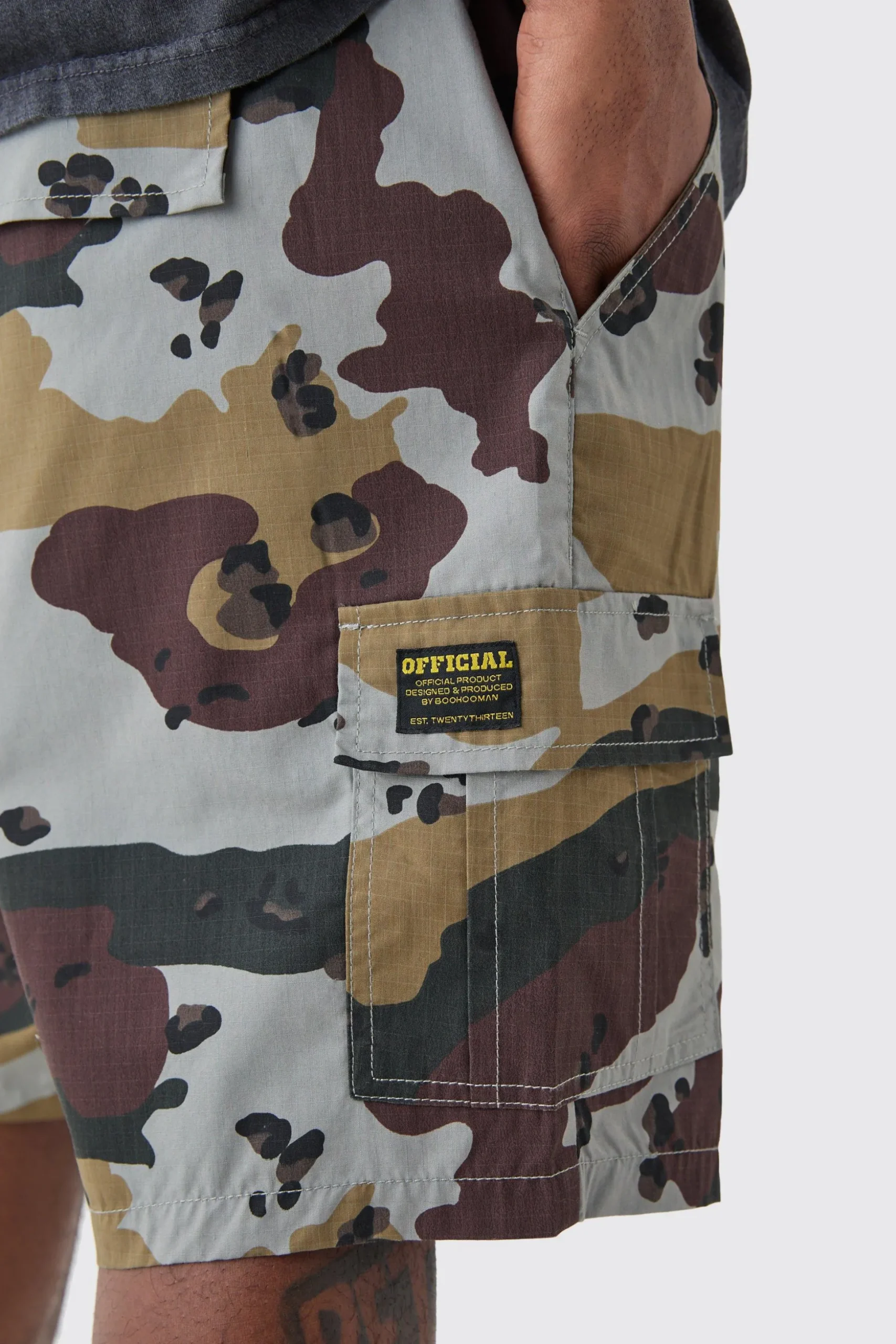 Plus Fixed Waist Camo Twill Cargo Short | BoohooMAN UK