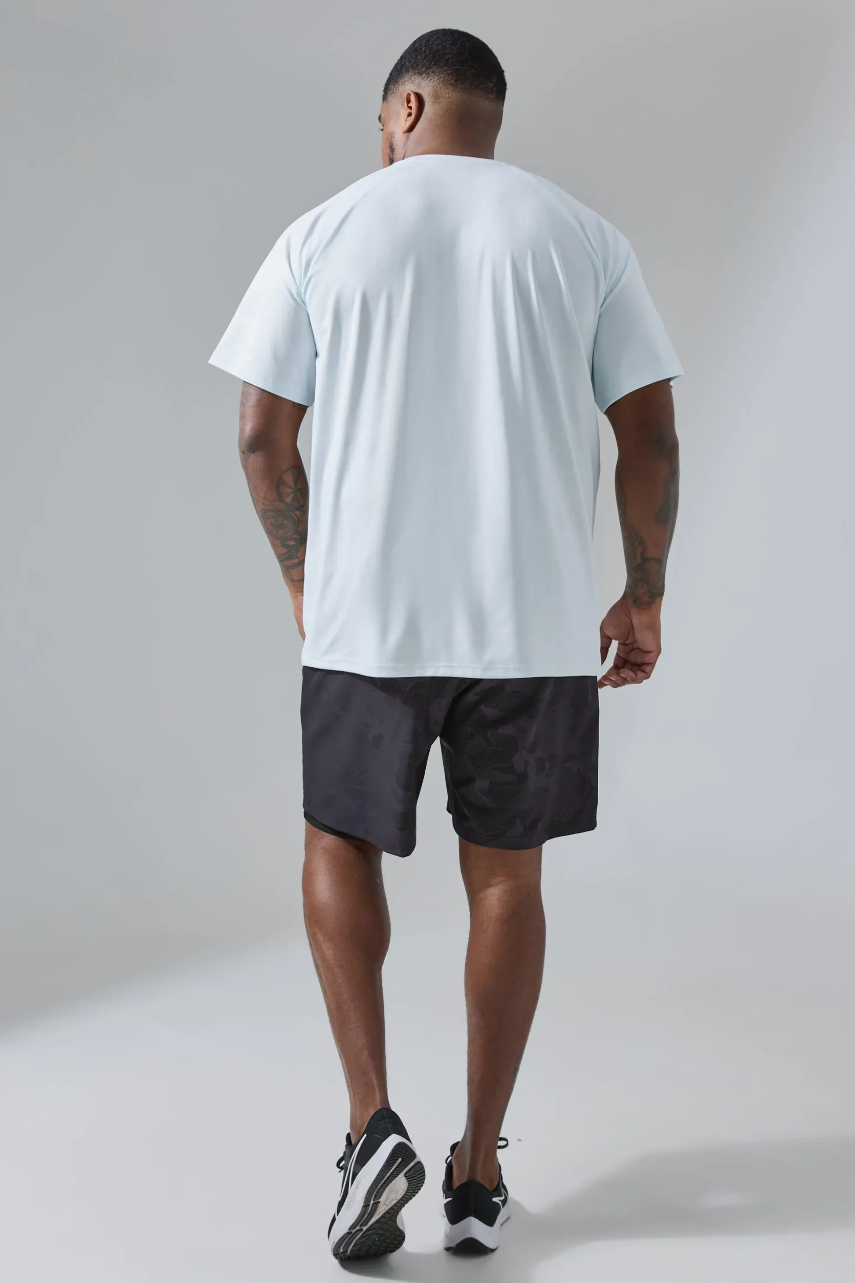 Plus Man Active Camo Raglan Regular Fit Performance T-shirt | BoohooMAN UK