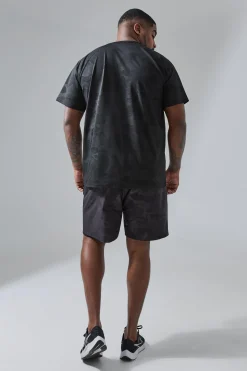 Plus Man Active Camo Raglan Oversized Performance T-shirt | BoohooMAN UK