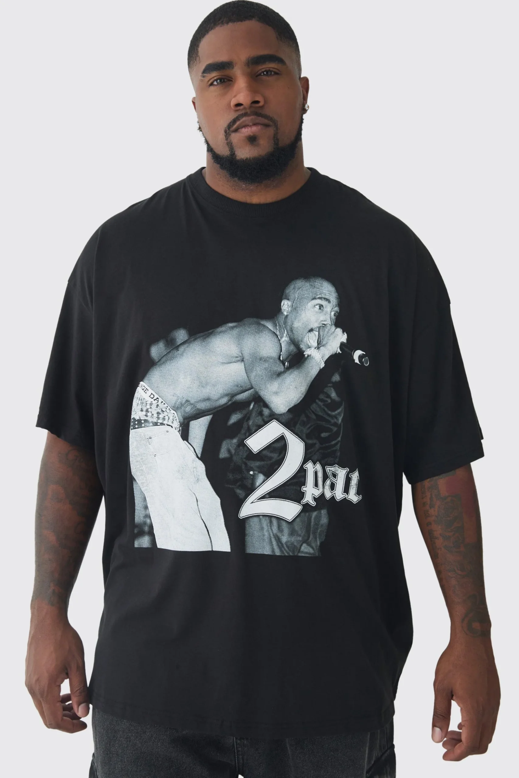 Plus Oversized Tupac License Print T-Shirt | BoohooMAN UK